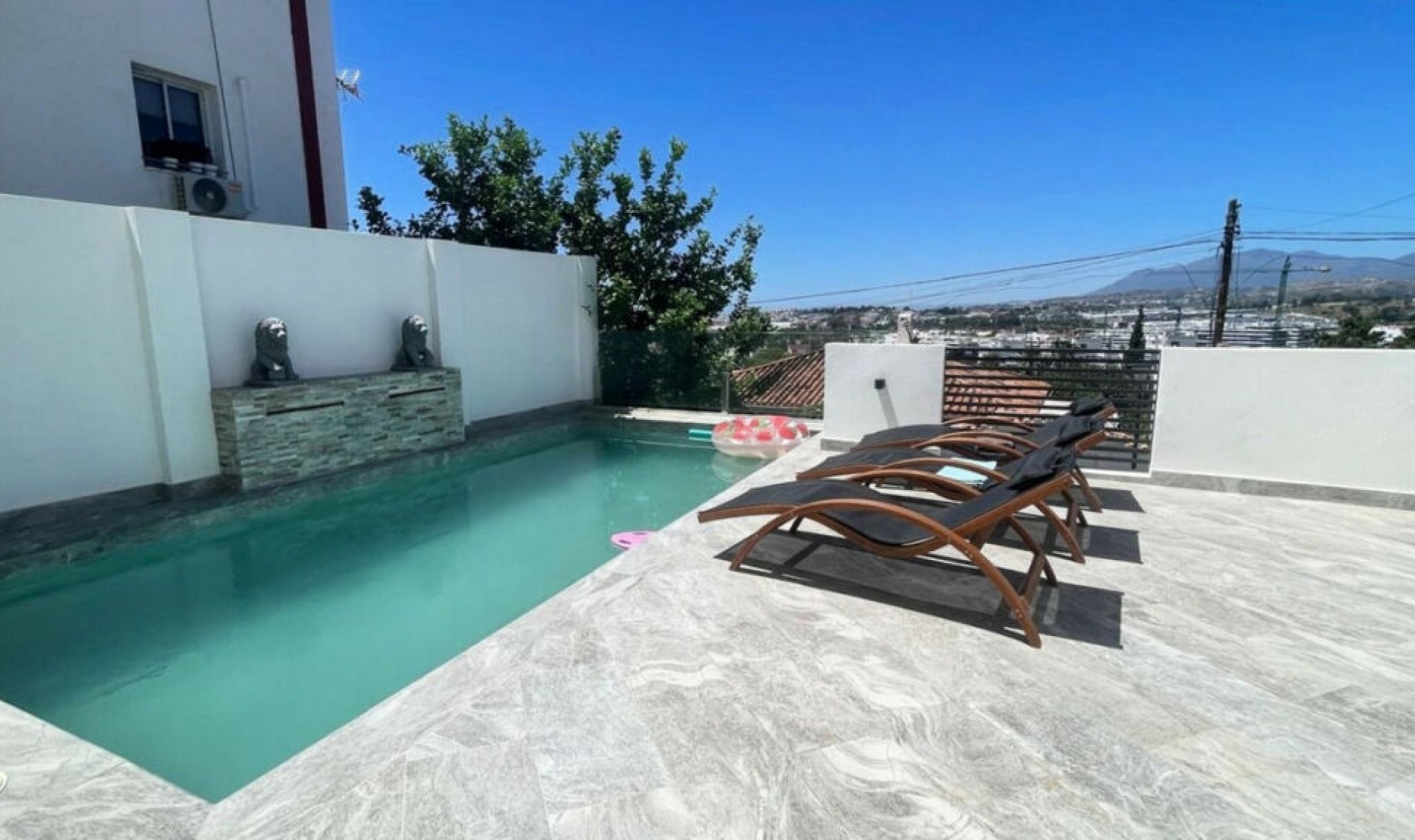 Resale - House -
Nueva Andalucía