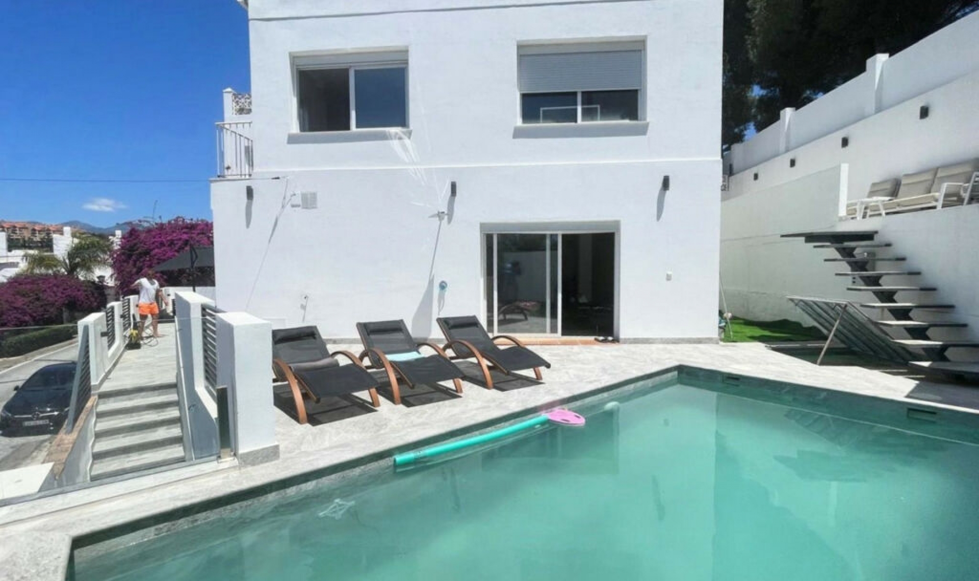 Resale - House -
Nueva Andalucía