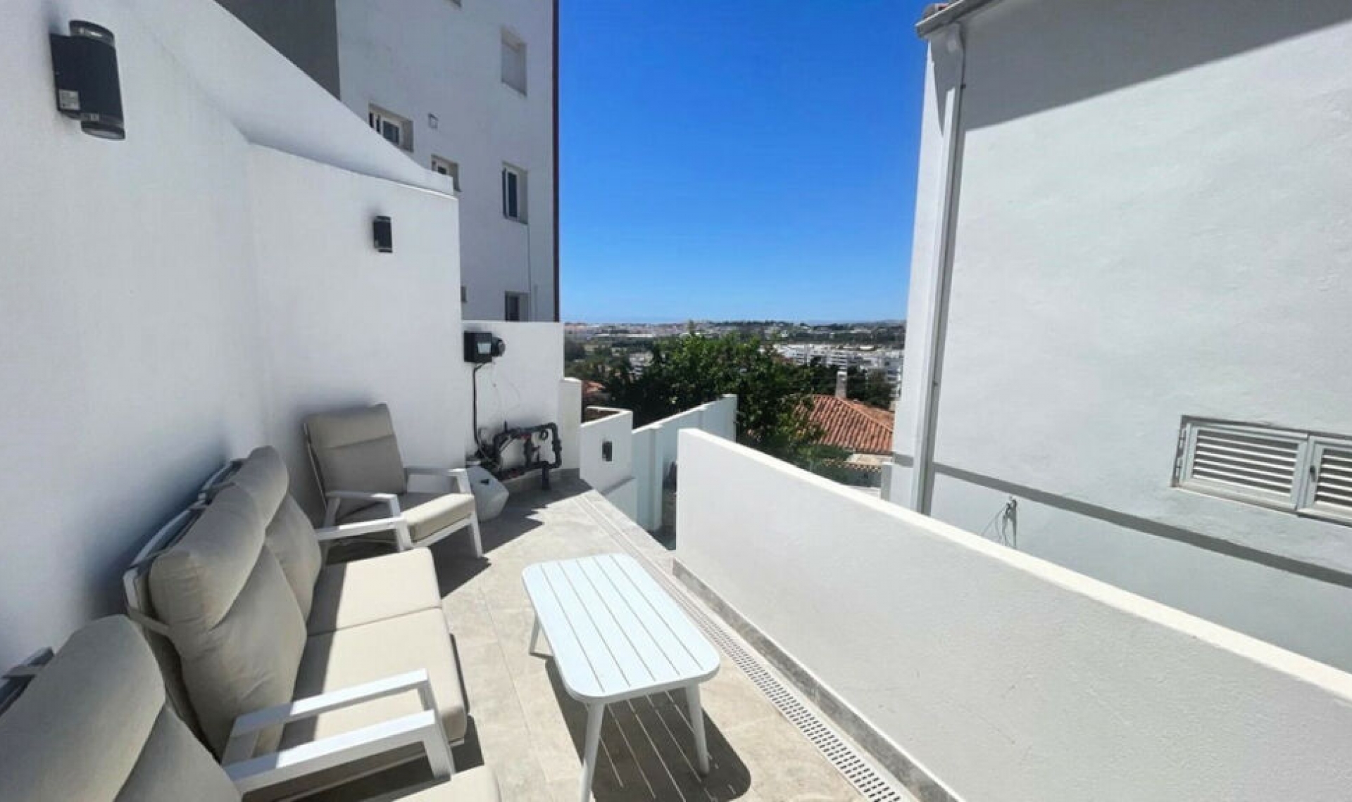 Resale - House -
Nueva Andalucía