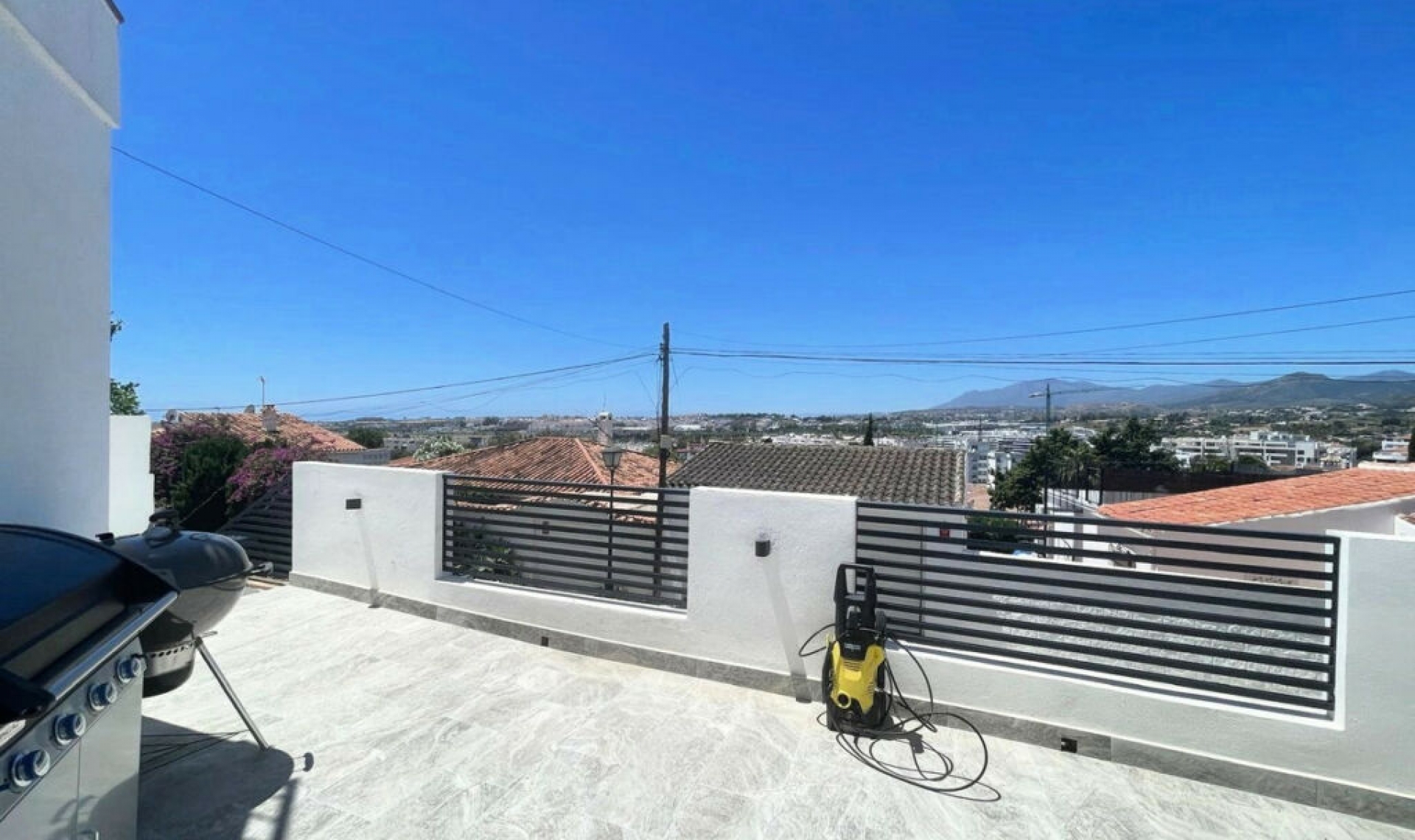 Resale - House -
Nueva Andalucía
