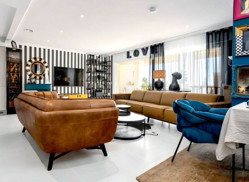 Resale - House -
Nueva Andalucía