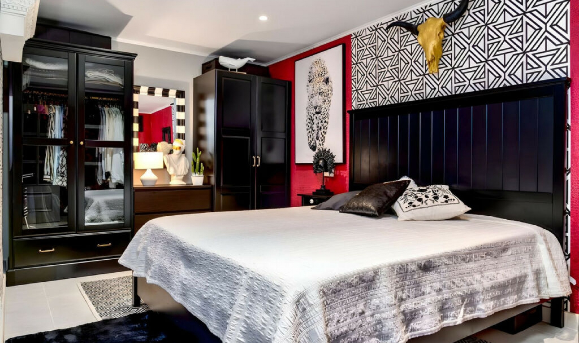 Resale - House -
Nueva Andalucía