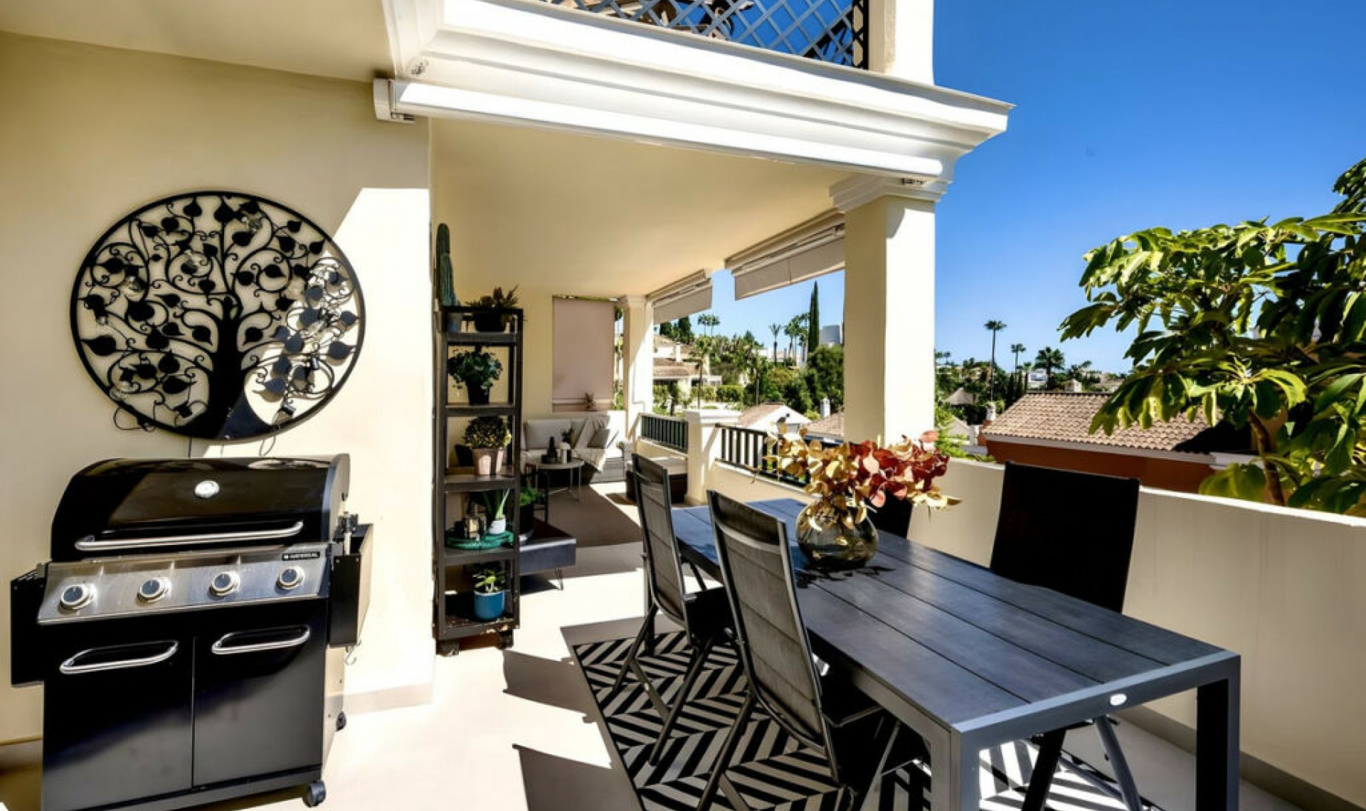 Resale - House -
Nueva Andalucía