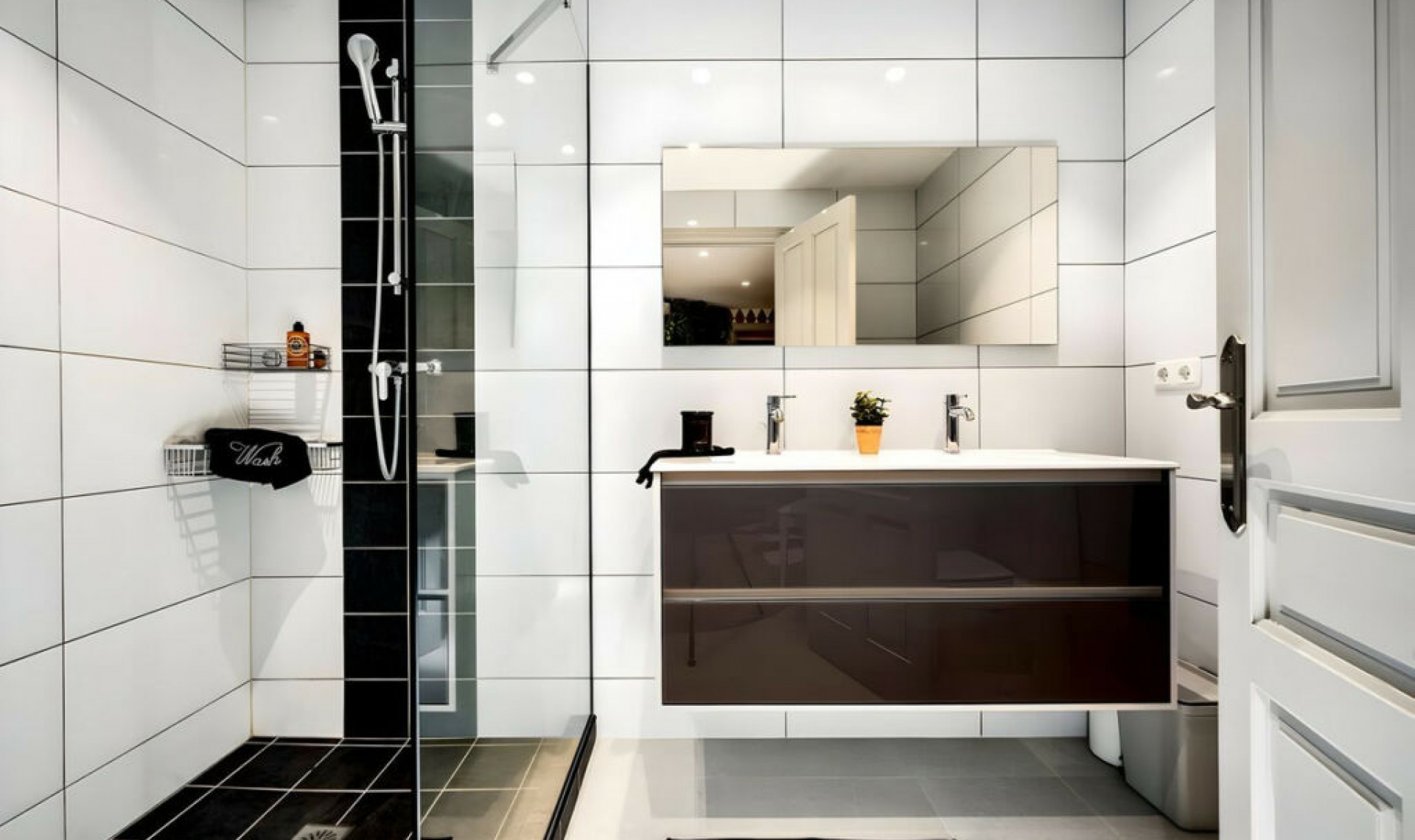 Resale - House -
Nueva Andalucía