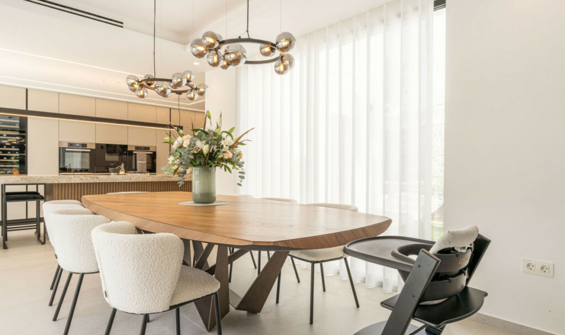 Resale - House -
Nueva Andalucía