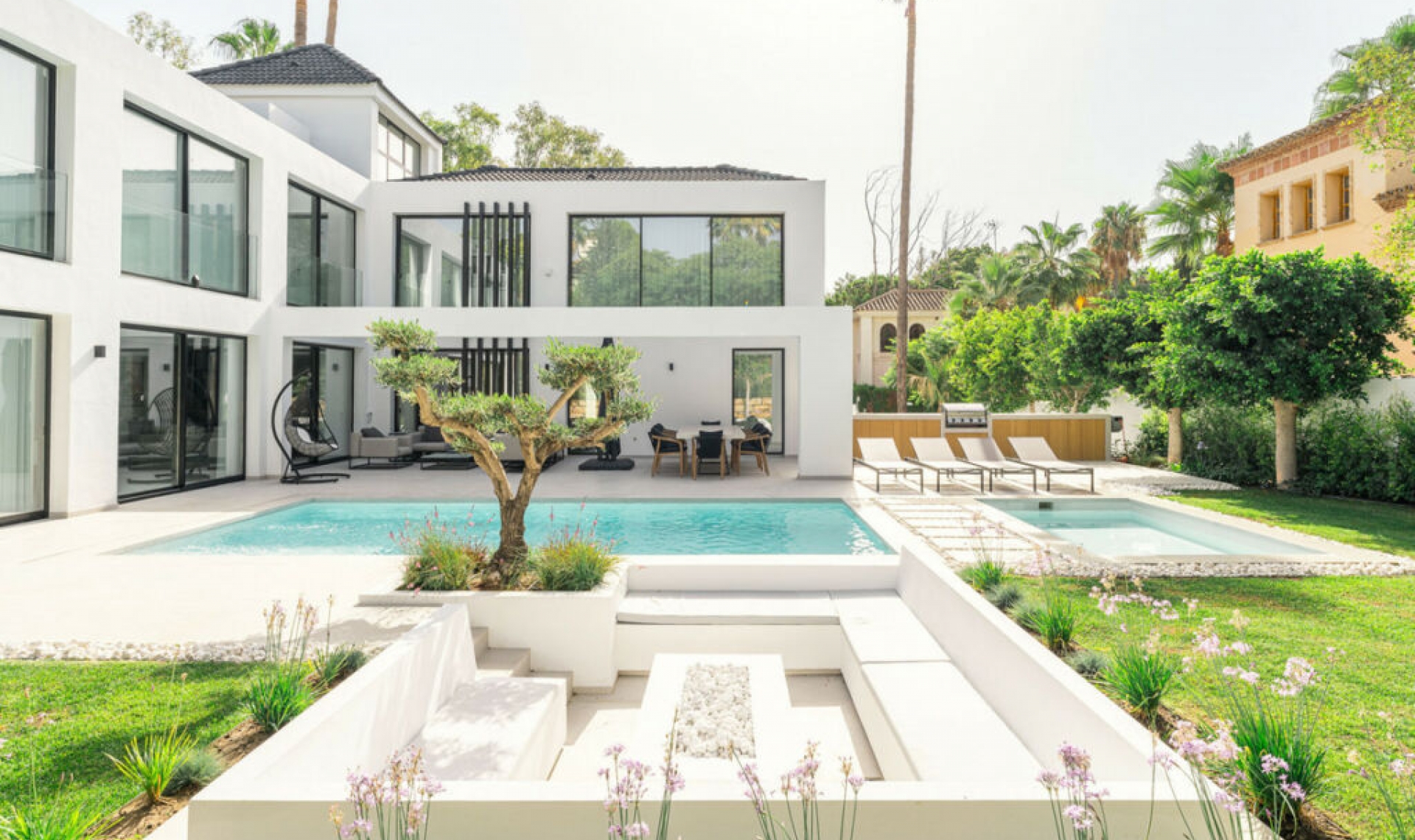 Resale - House -
Nueva Andalucía