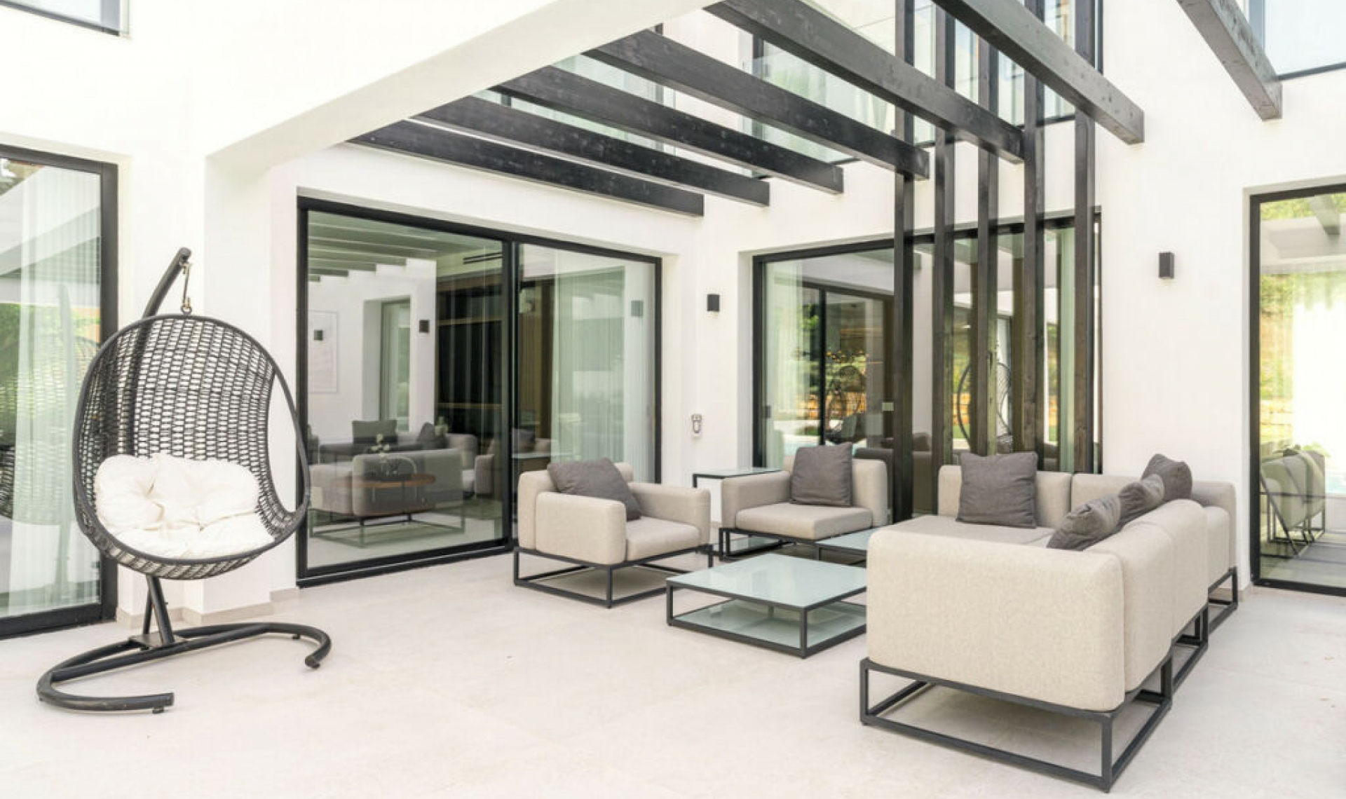 Resale - House -
Nueva Andalucía