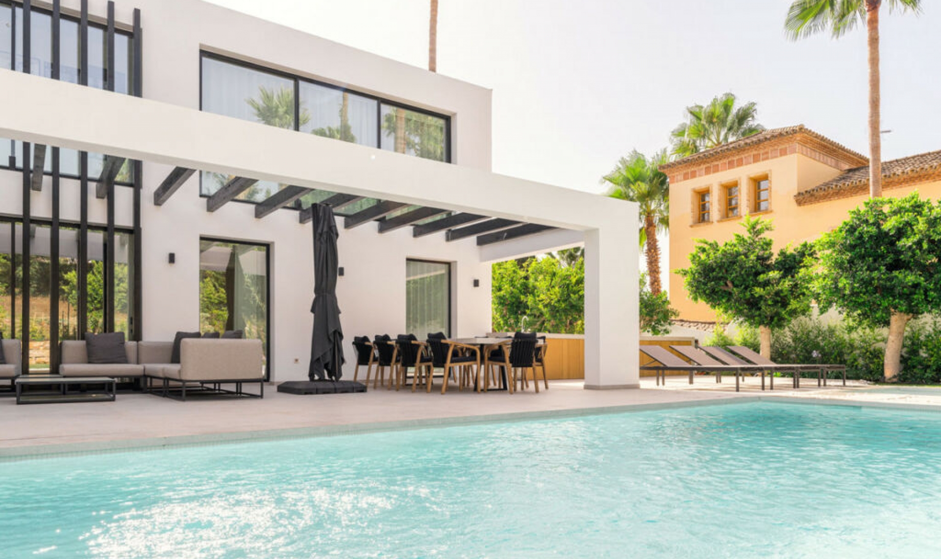 Resale - House -
Nueva Andalucía