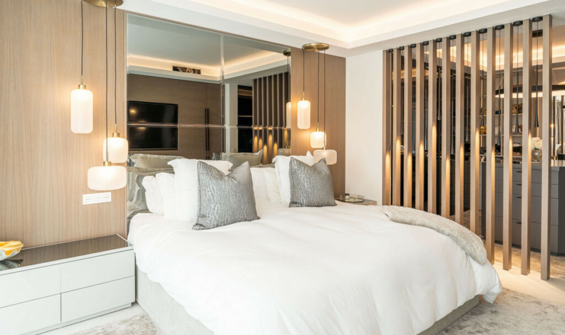 Resale - House -
Nueva Andalucía