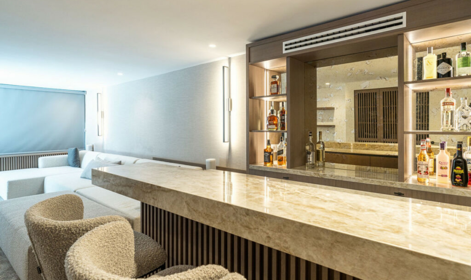 Resale - House -
Nueva Andalucía