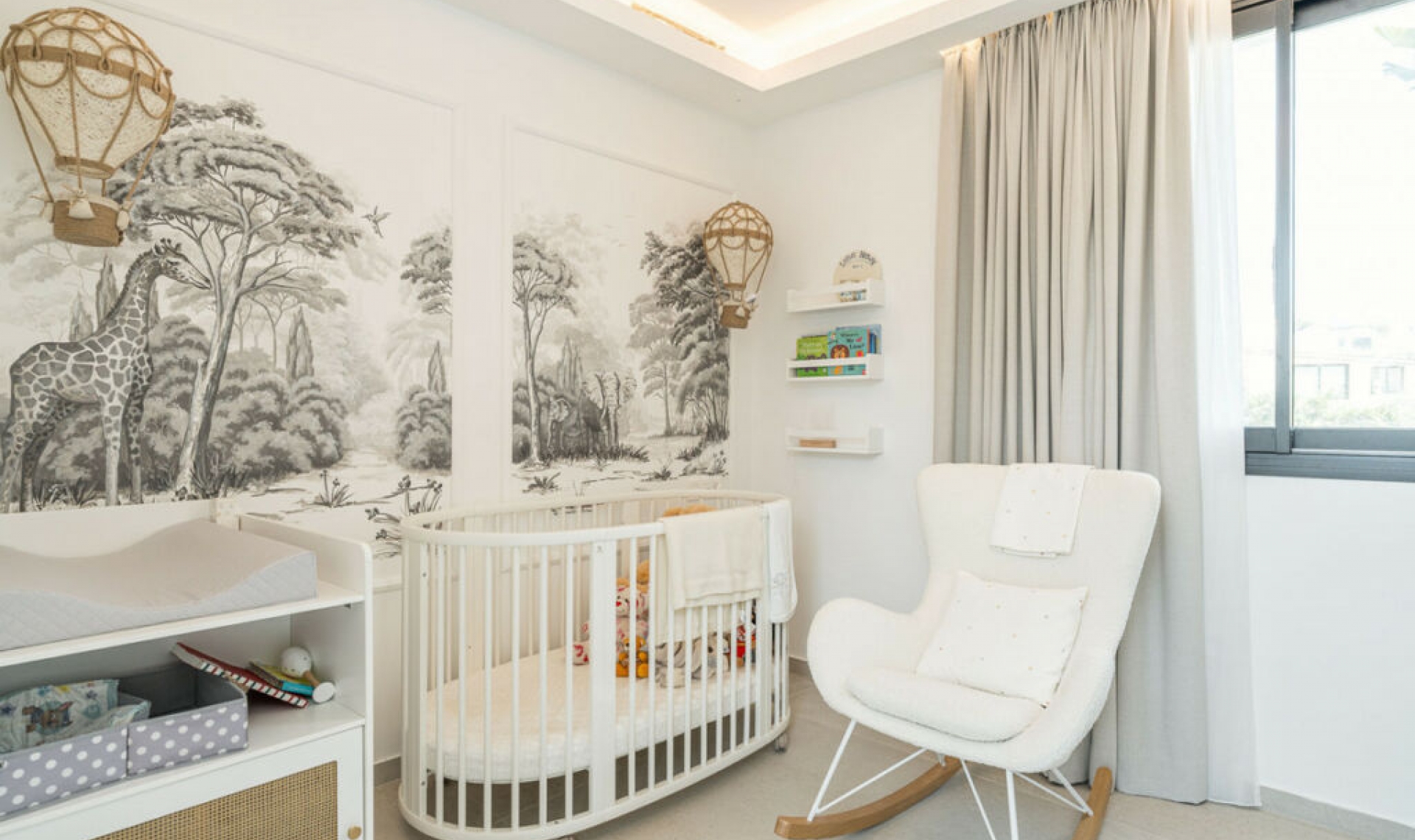 Resale - House -
Nueva Andalucía