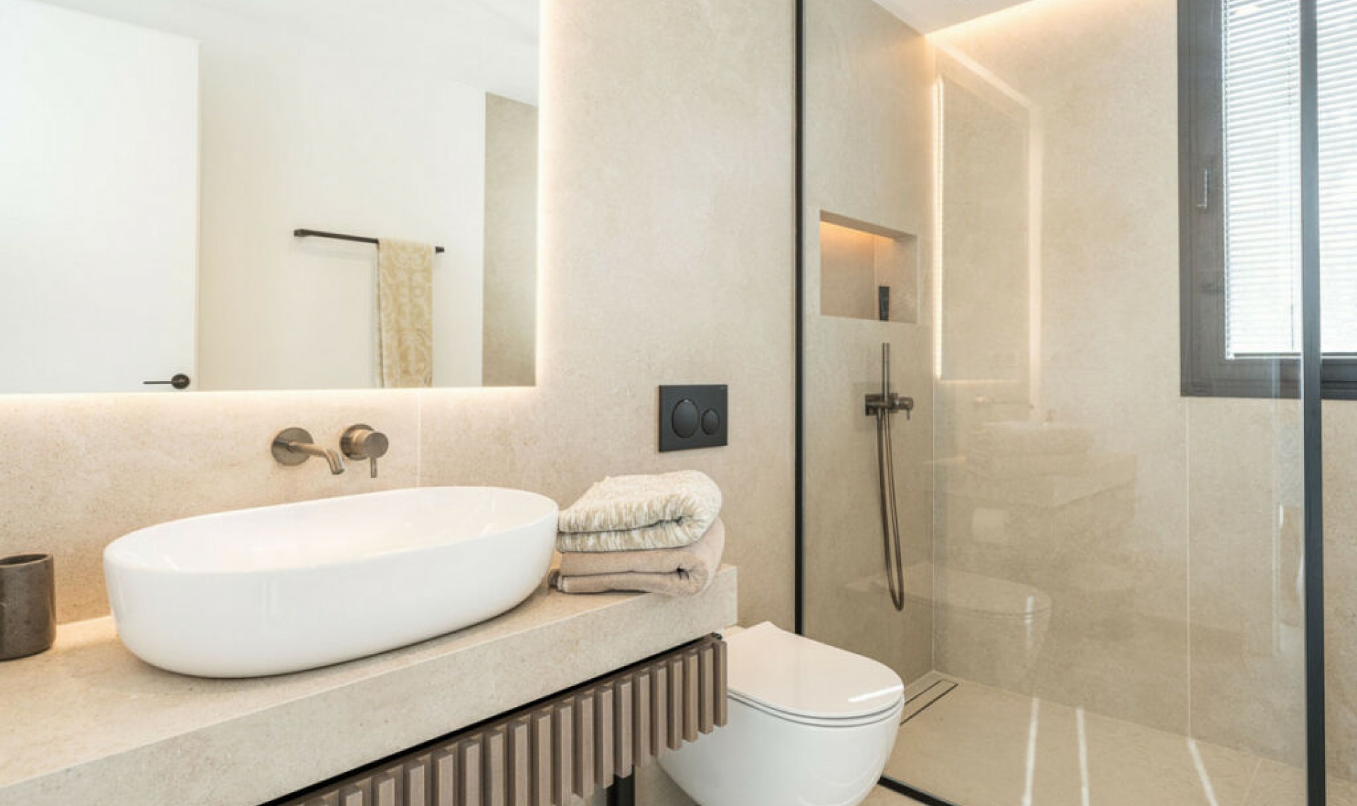 Resale - House -
Nueva Andalucía