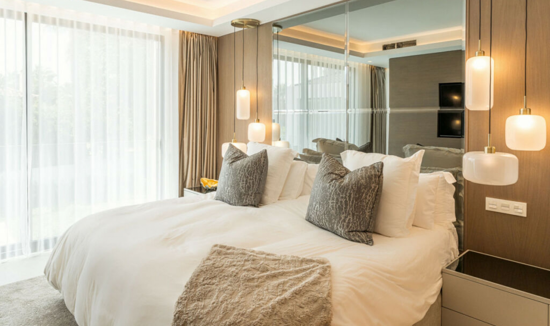 Resale - House -
Nueva Andalucía