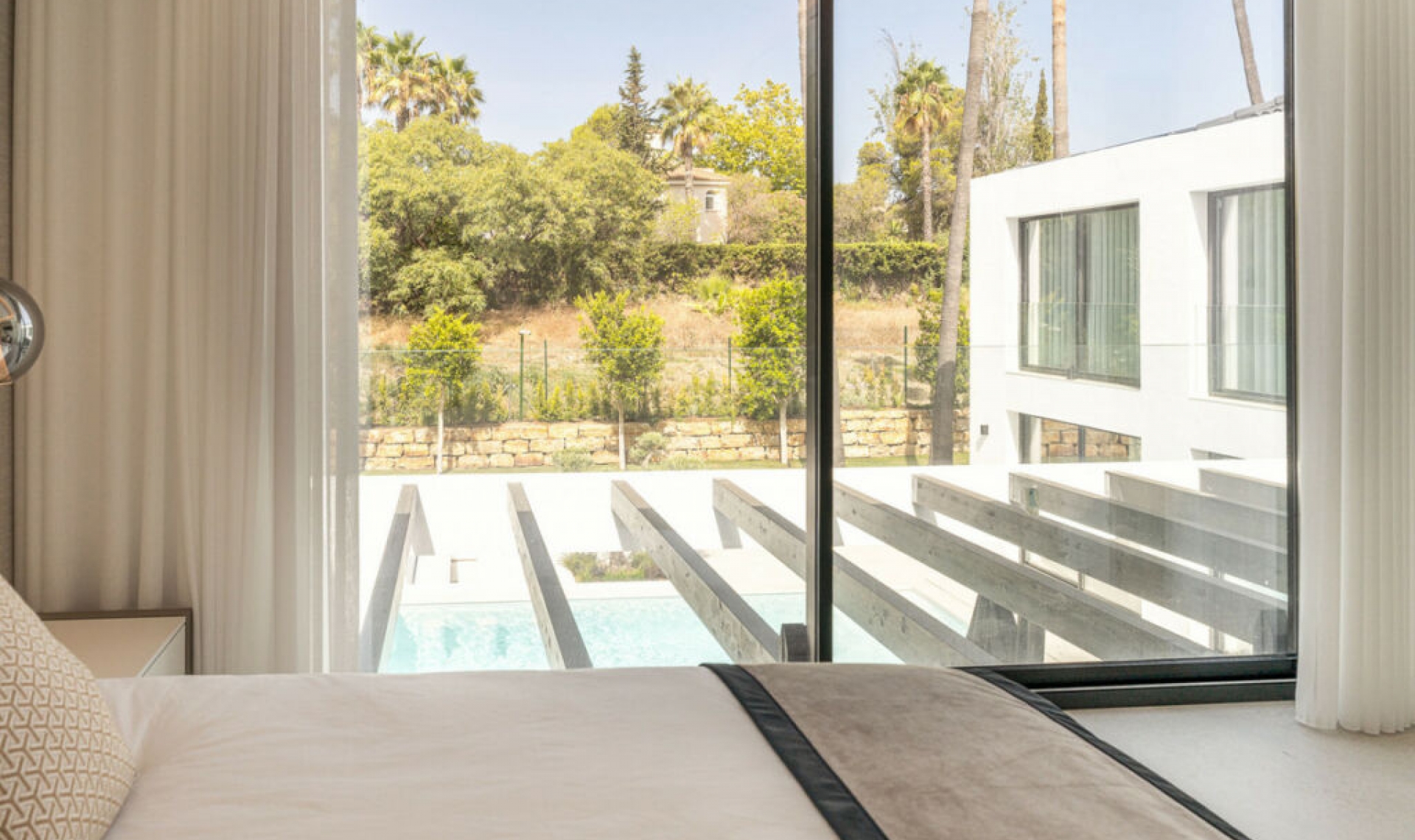 Resale - House -
Nueva Andalucía