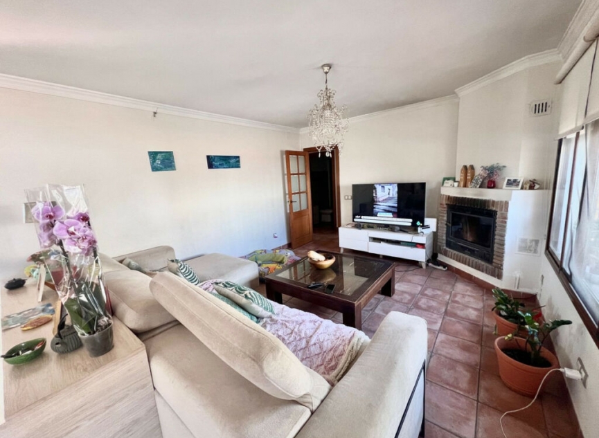 Resale - House -
Nueva Andalucía