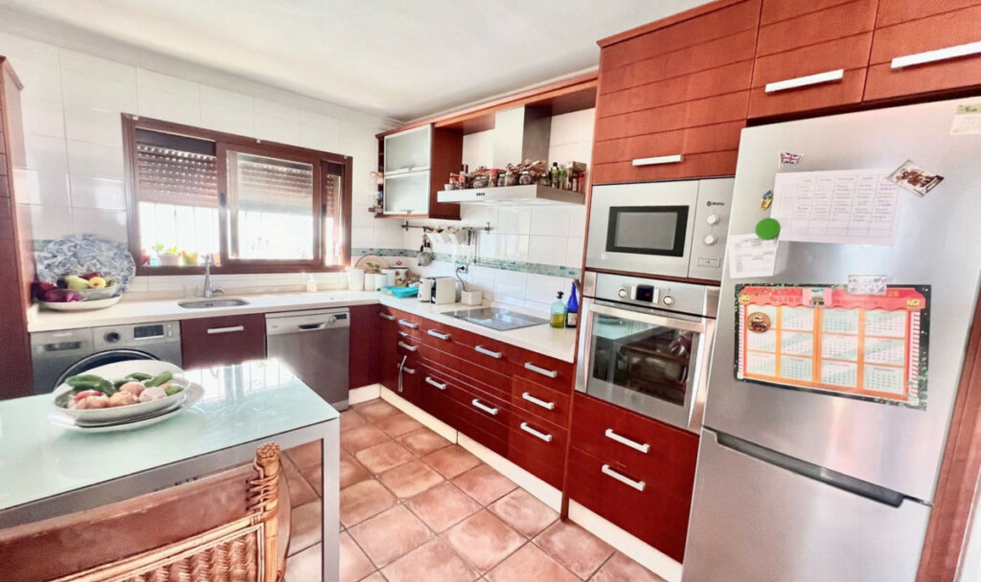 Resale - House -
Nueva Andalucía