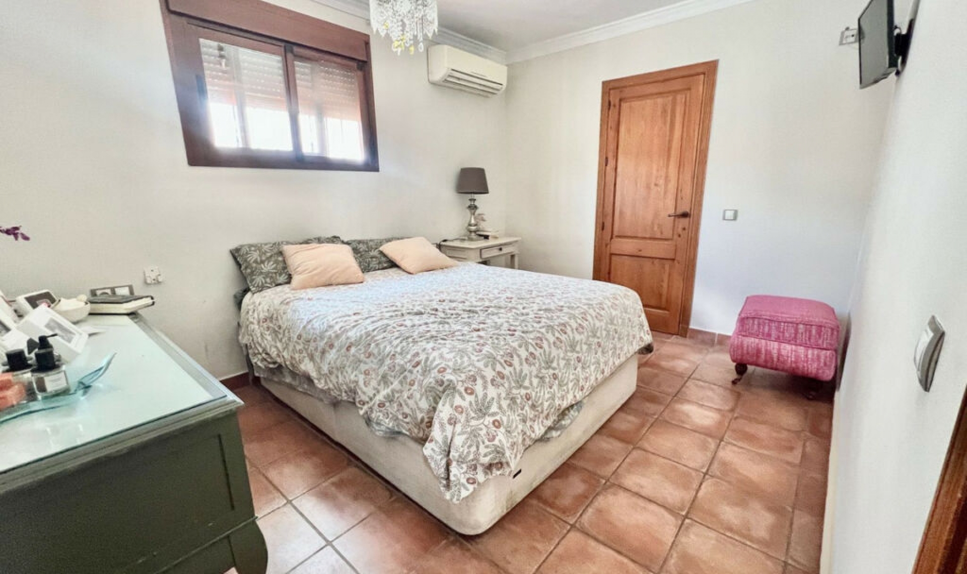 Resale - House -
Nueva Andalucía
