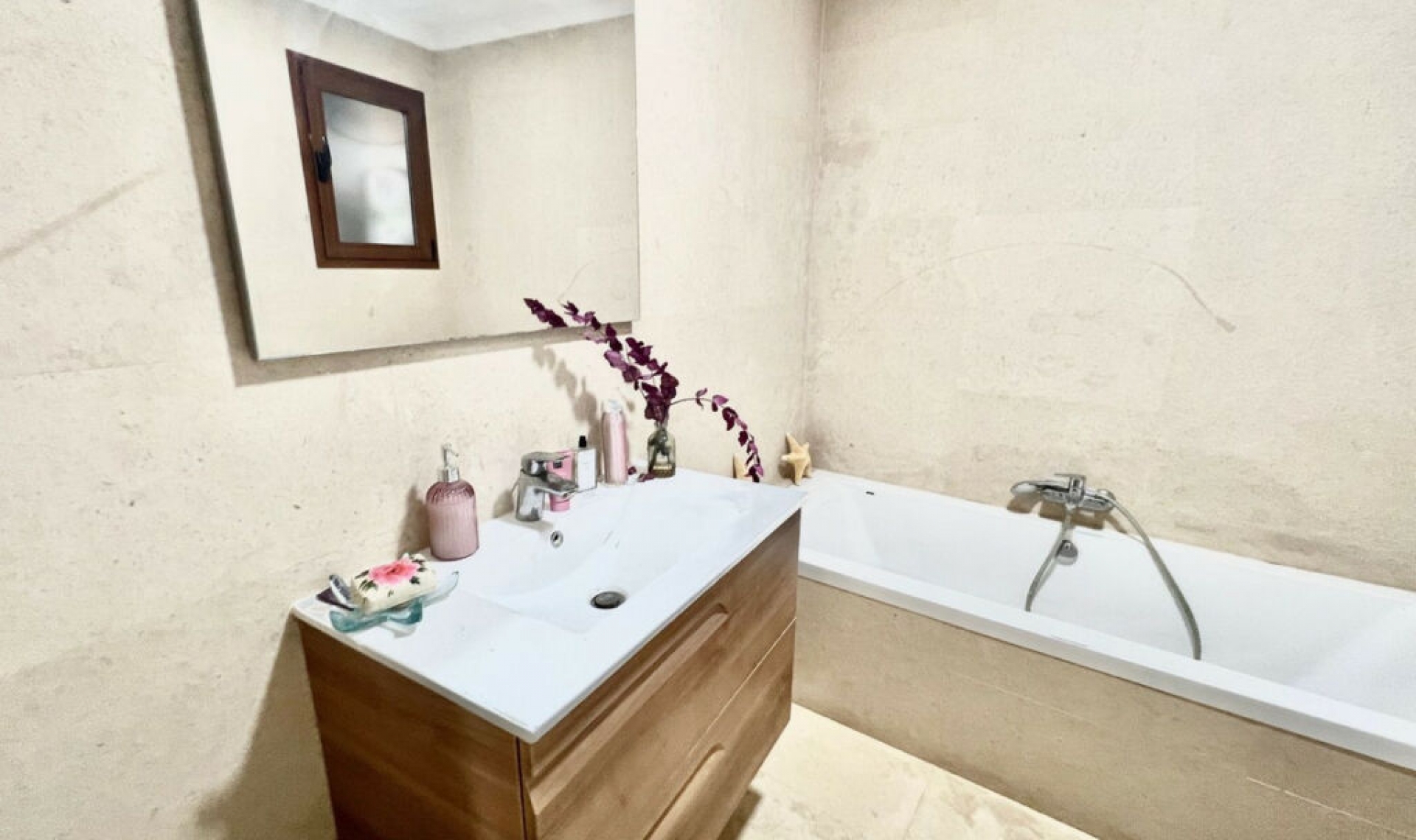 Resale - House -
Nueva Andalucía