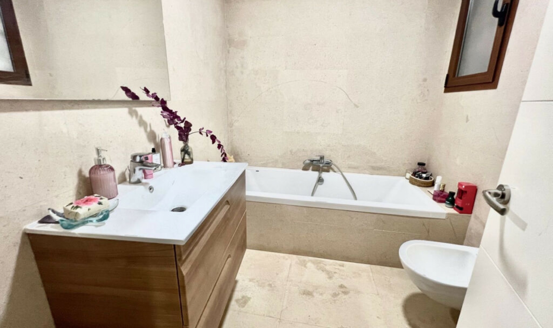 Resale - House -
Nueva Andalucía