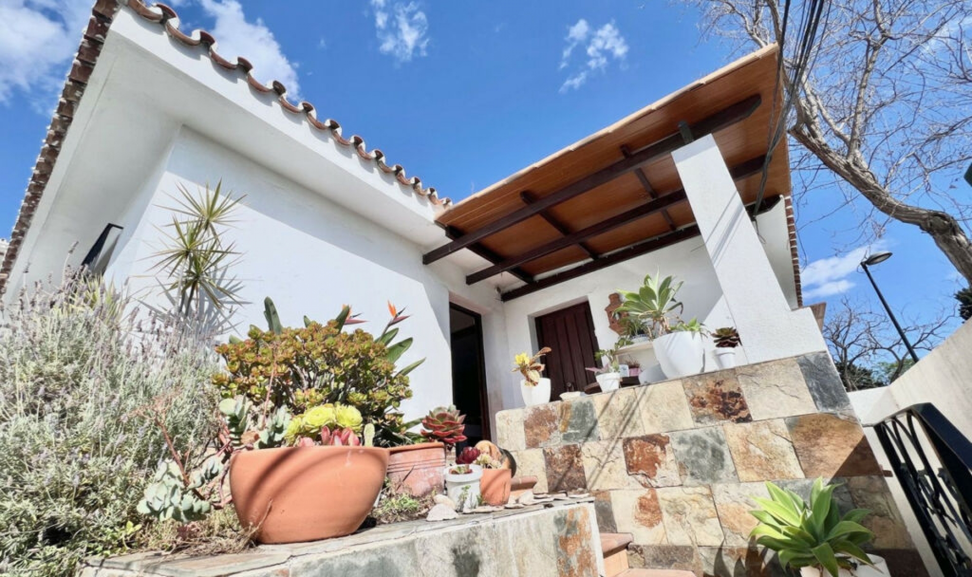 Resale - House -
Nueva Andalucía