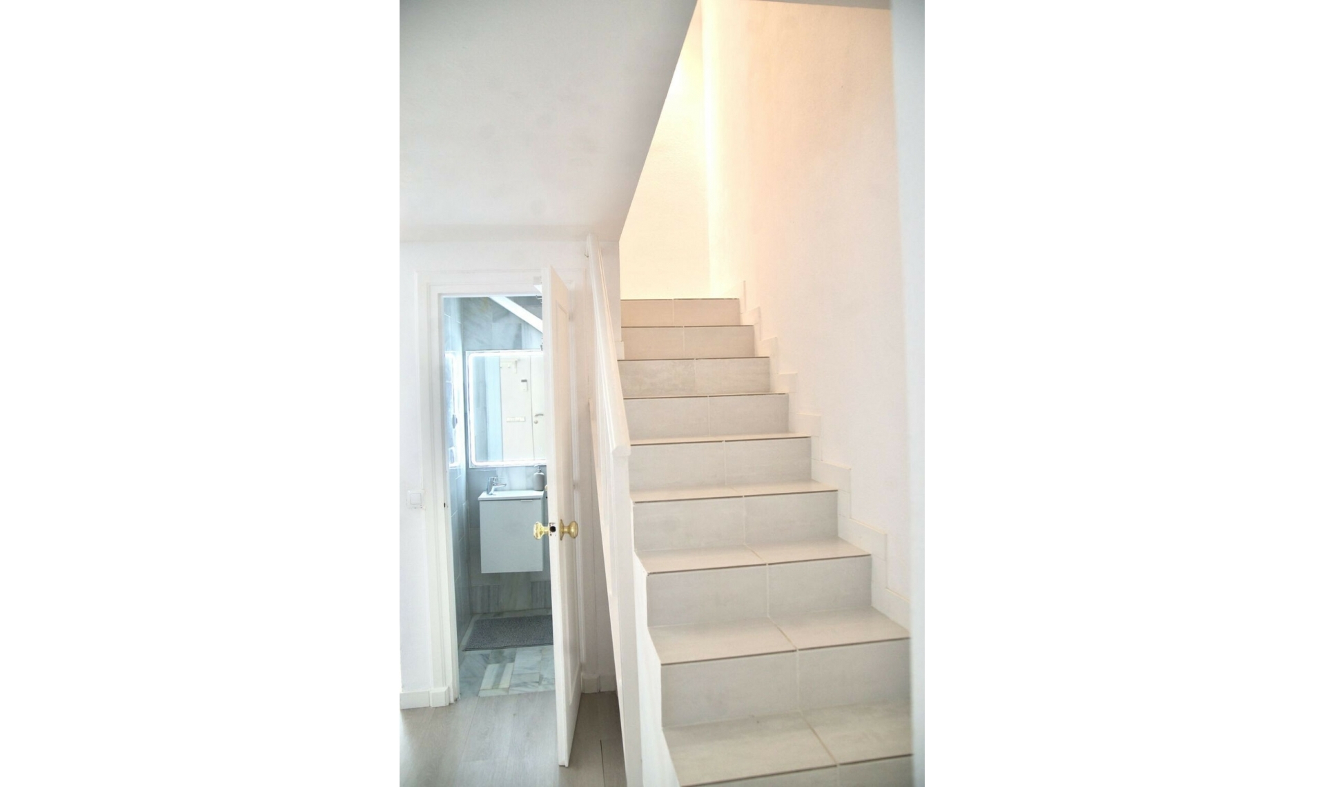 Resale - House -
Nueva Andalucía