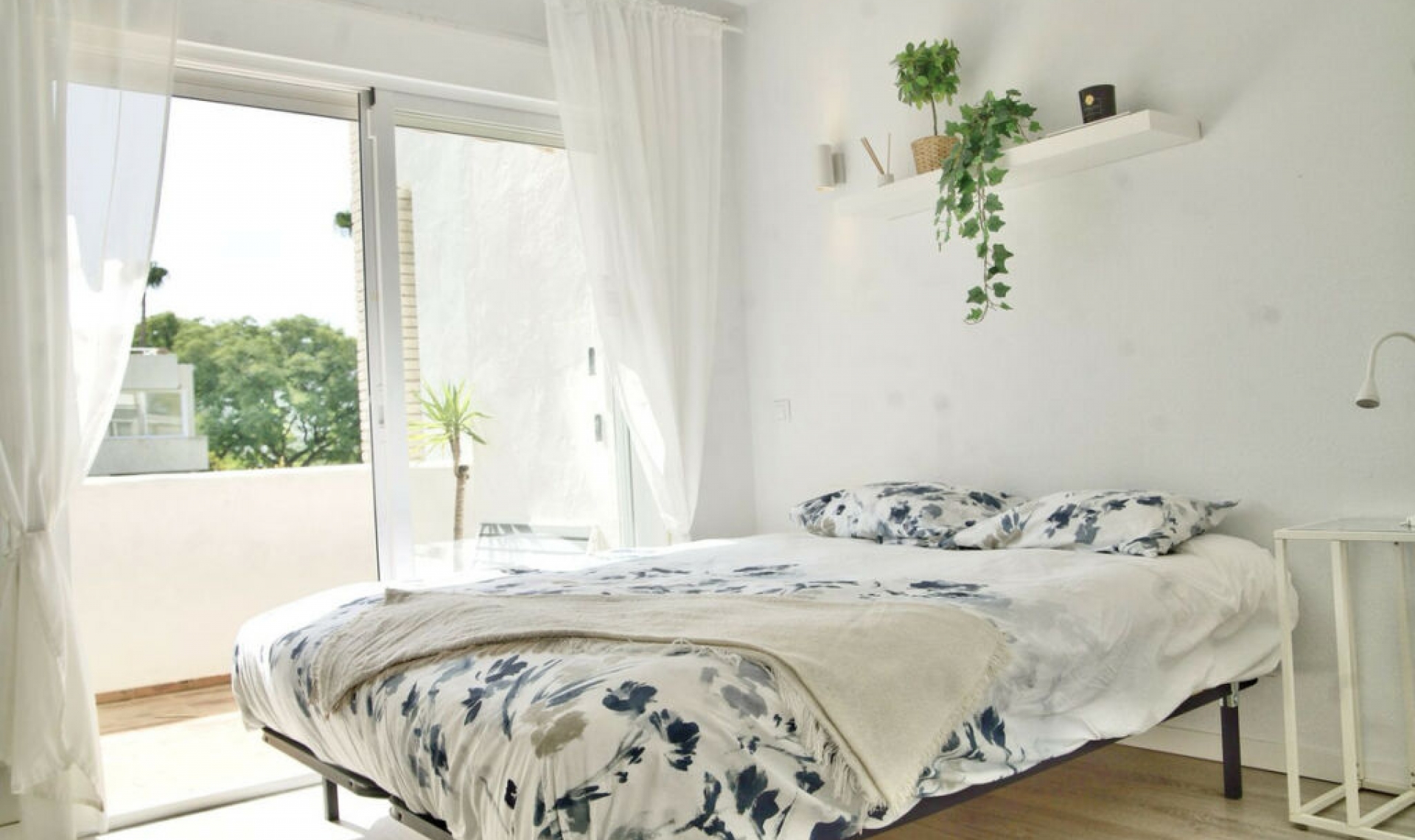 Resale - House -
Nueva Andalucía