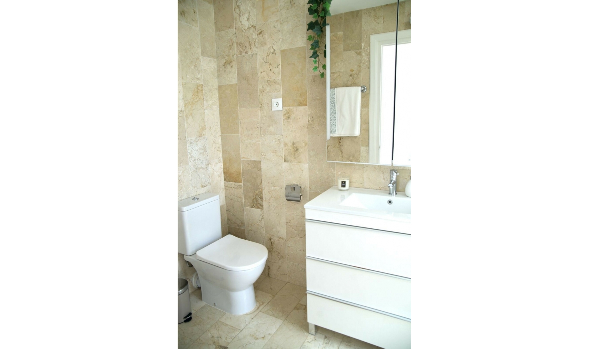 Resale - House -
Nueva Andalucía