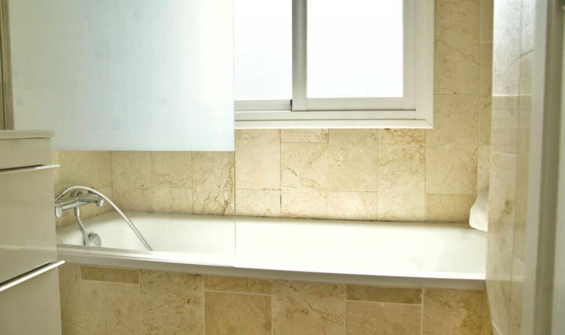 Resale - House -
Nueva Andalucía