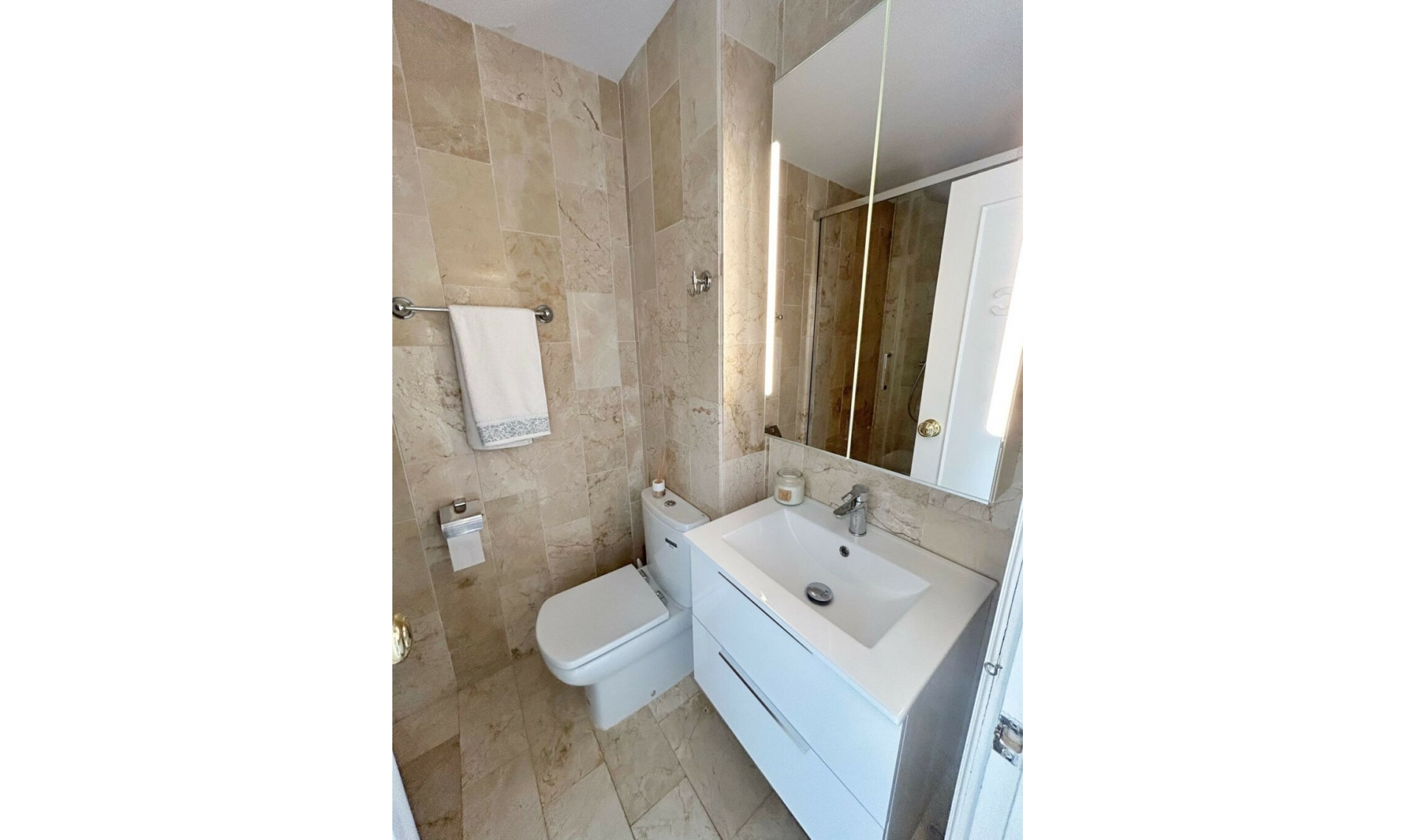 Resale - House -
Nueva Andalucía