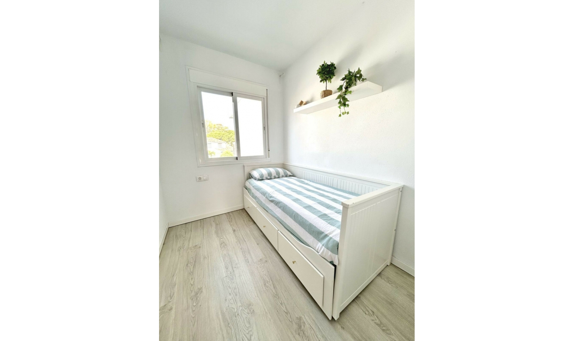 Resale - House -
Nueva Andalucía