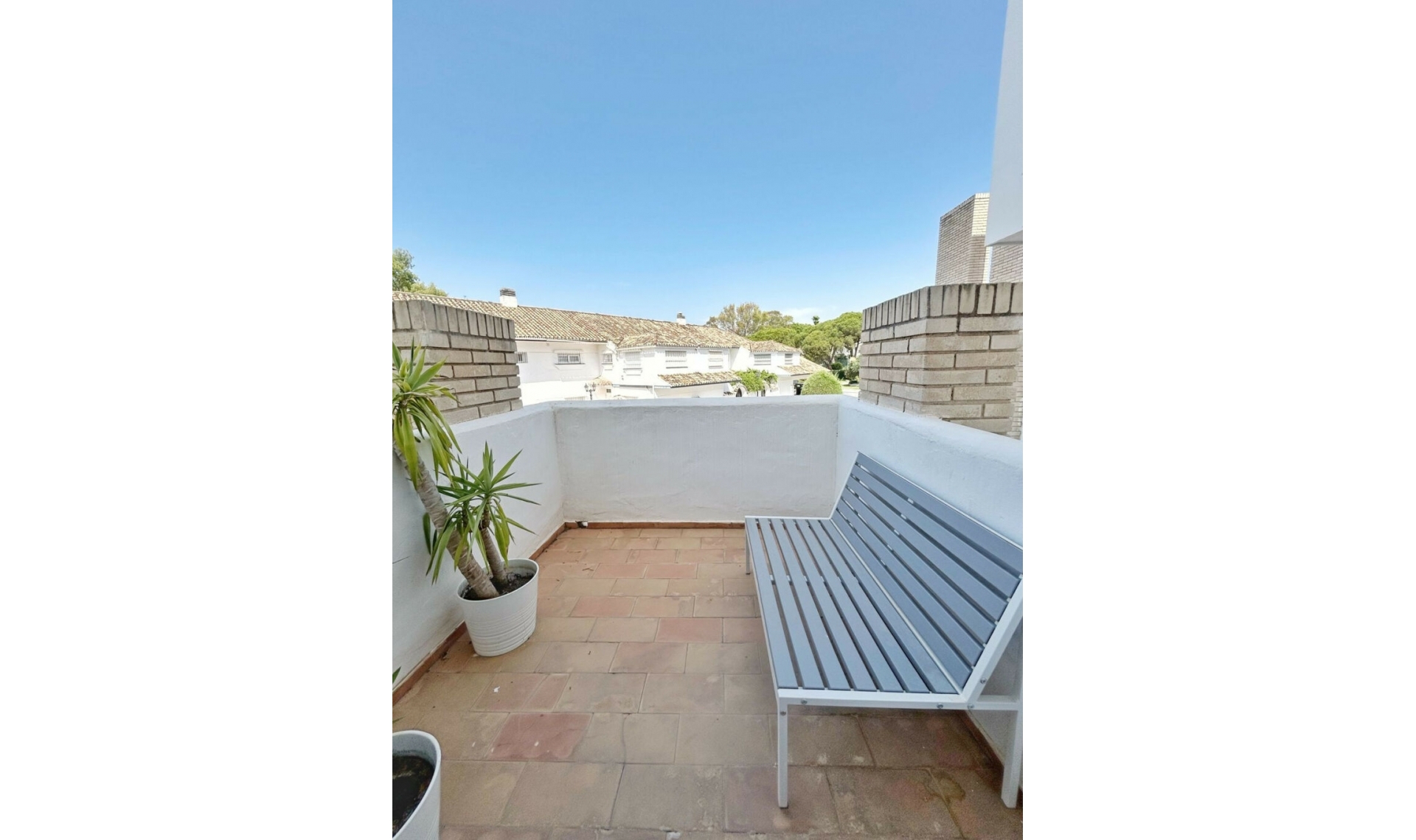 Resale - House -
Nueva Andalucía