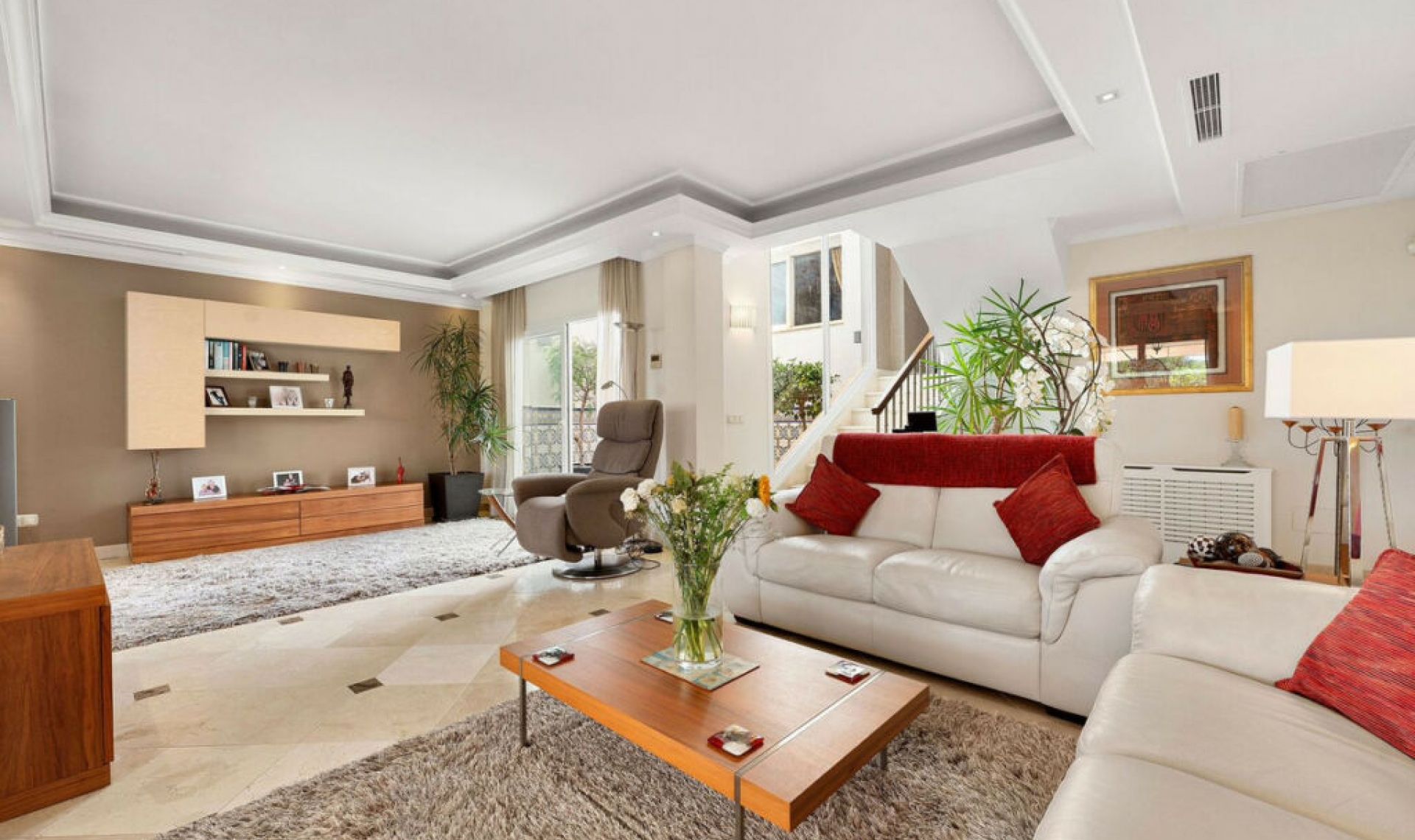 Resale - House -
Nueva Andalucía