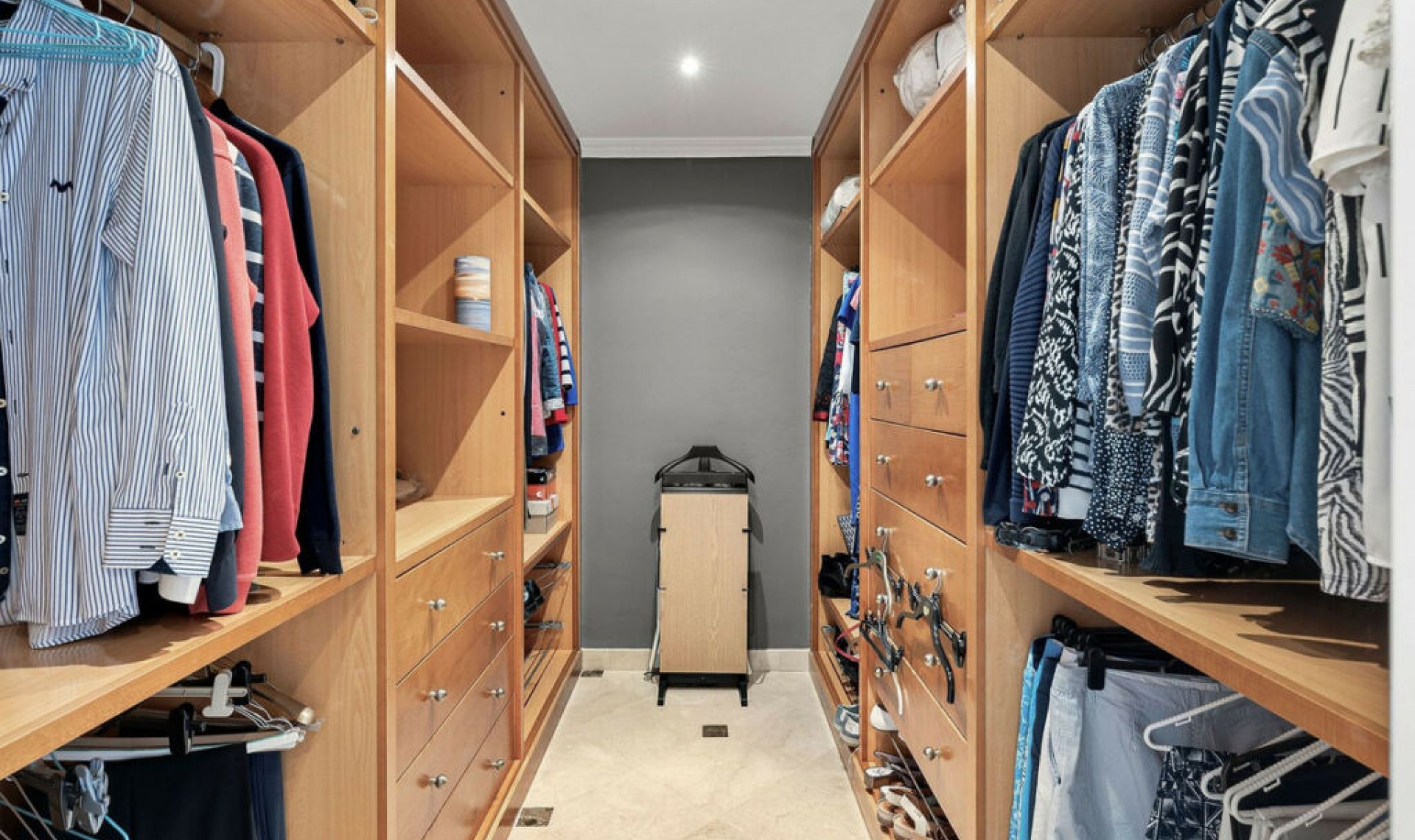 Resale - House -
Nueva Andalucía