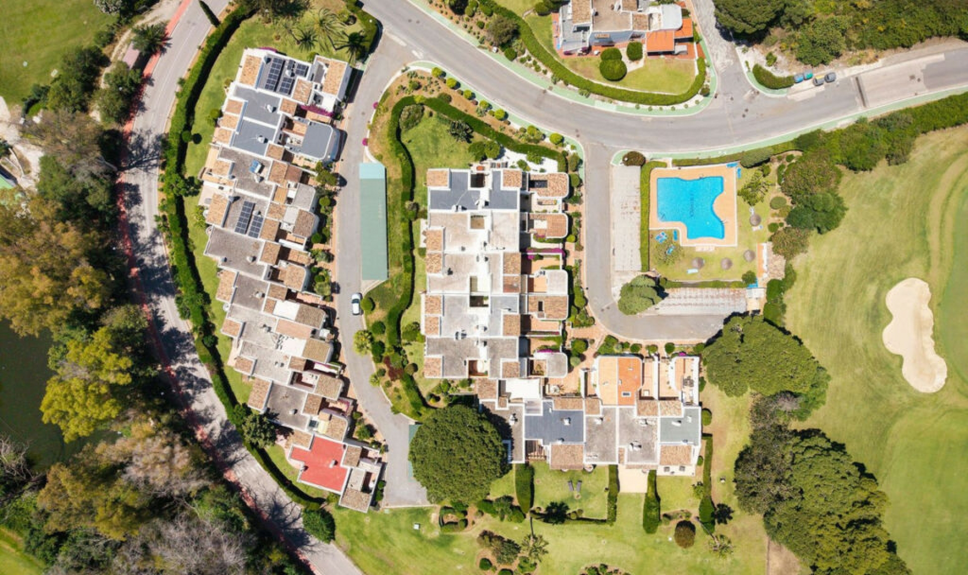 Resale - House -
Nueva Andalucía