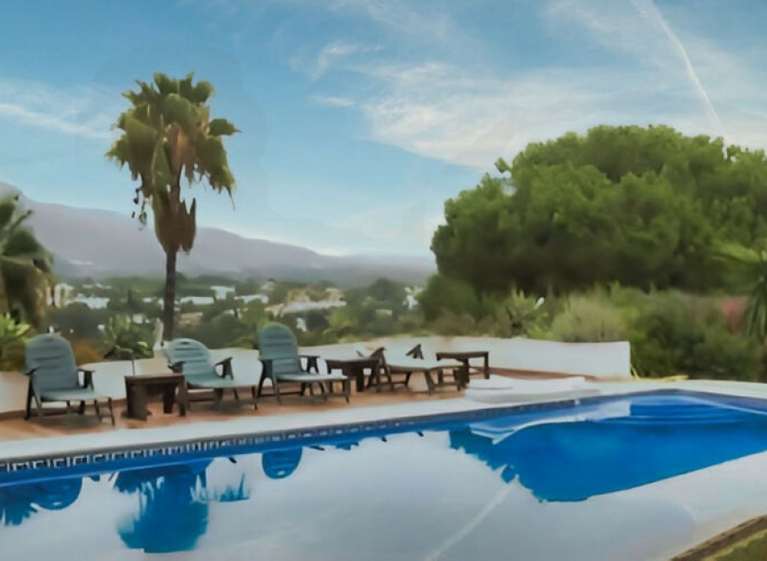 Resale - House -
Nueva Andalucía