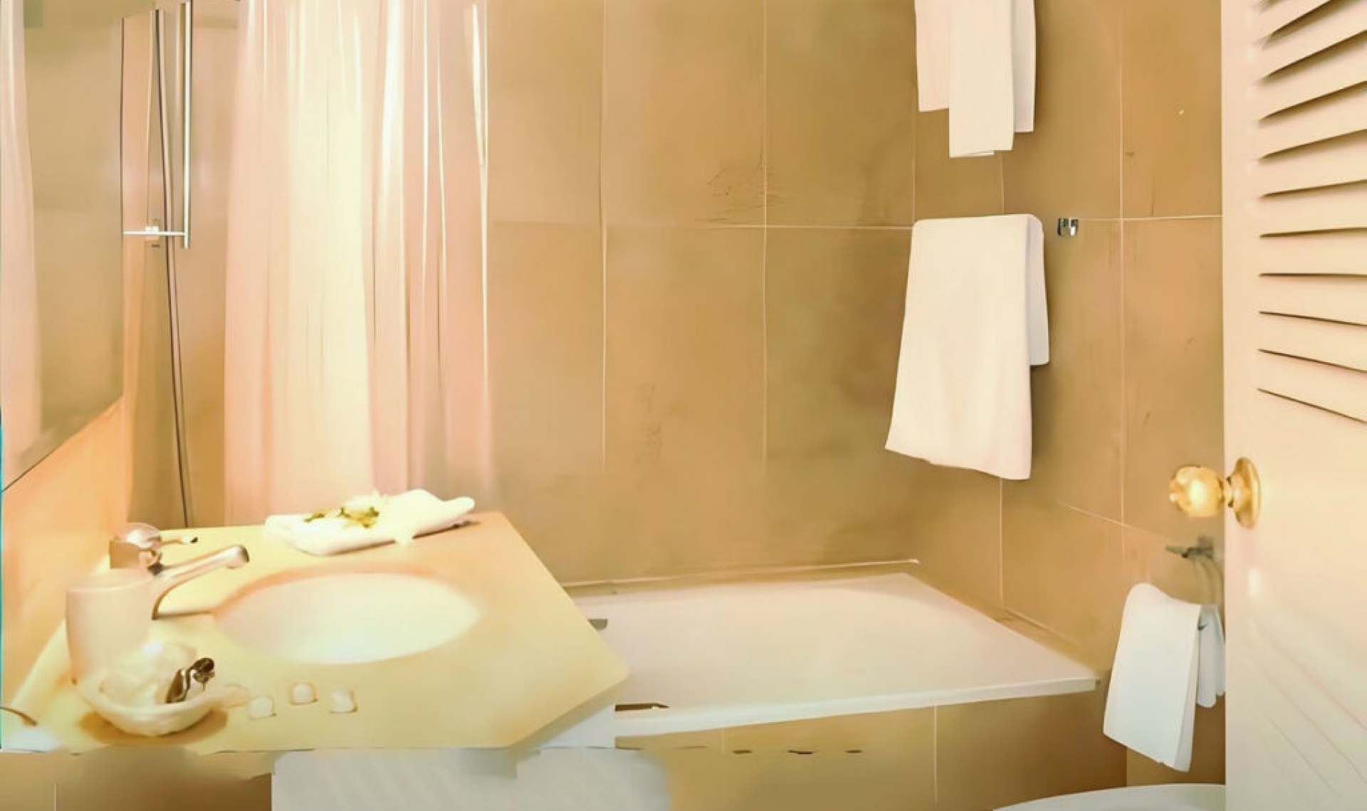 Resale - House -
Nueva Andalucía