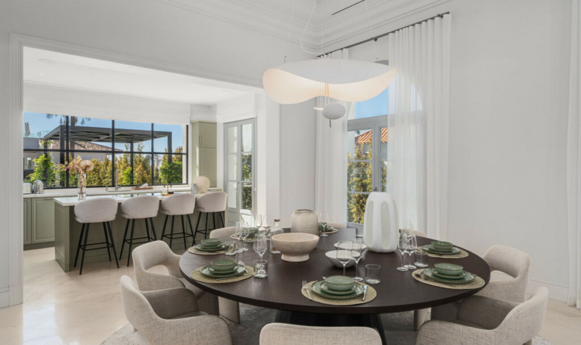 Resale - House -
Nueva Andalucía