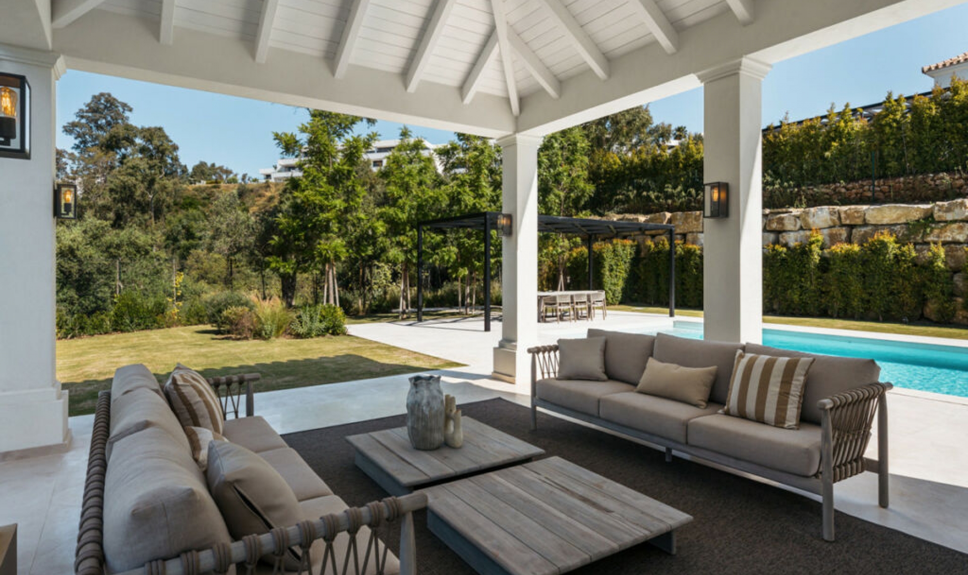 Resale - House -
Nueva Andalucía