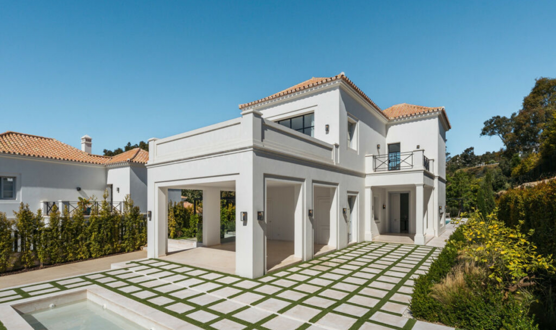 Resale - House -
Nueva Andalucía