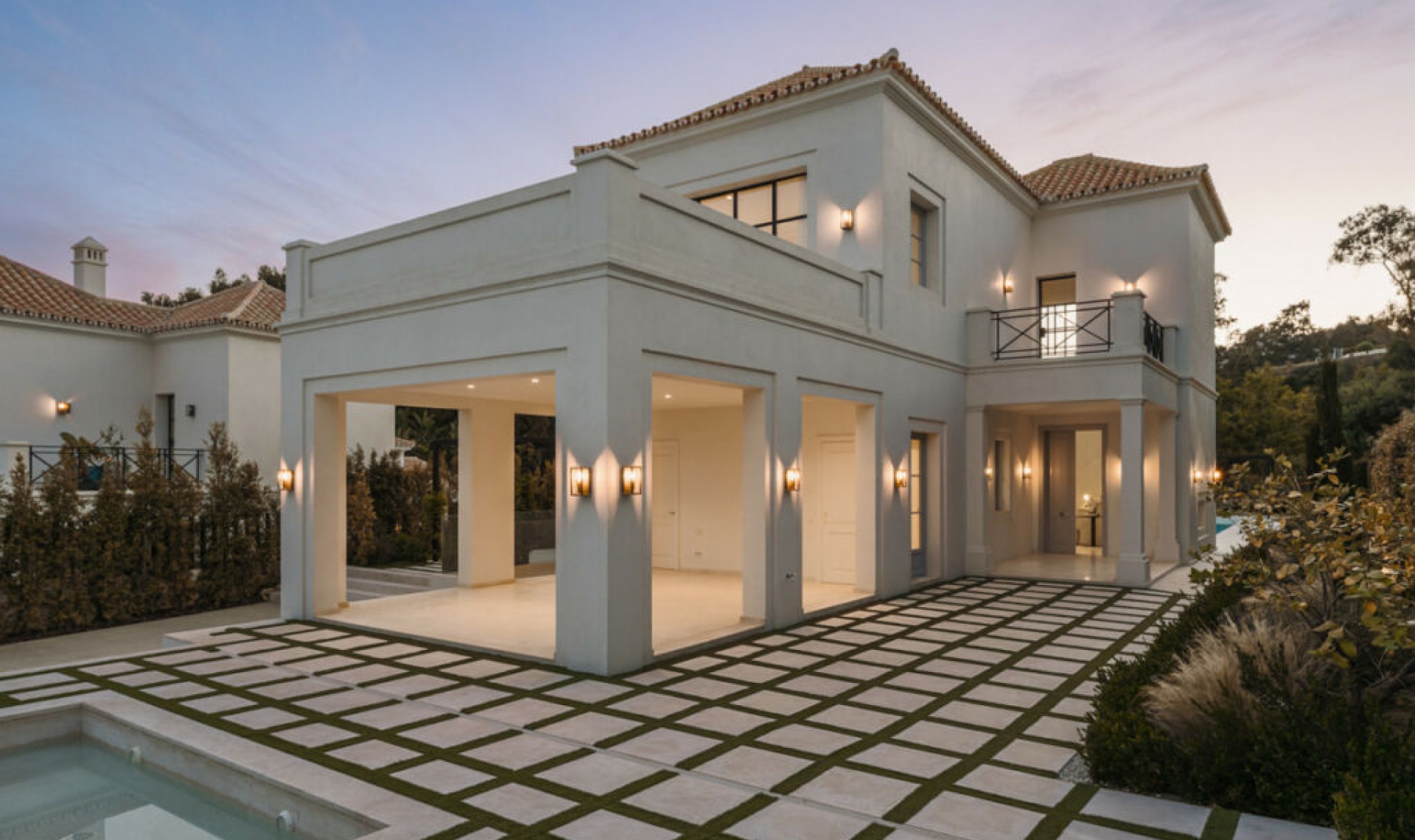 Resale - House -
Nueva Andalucía