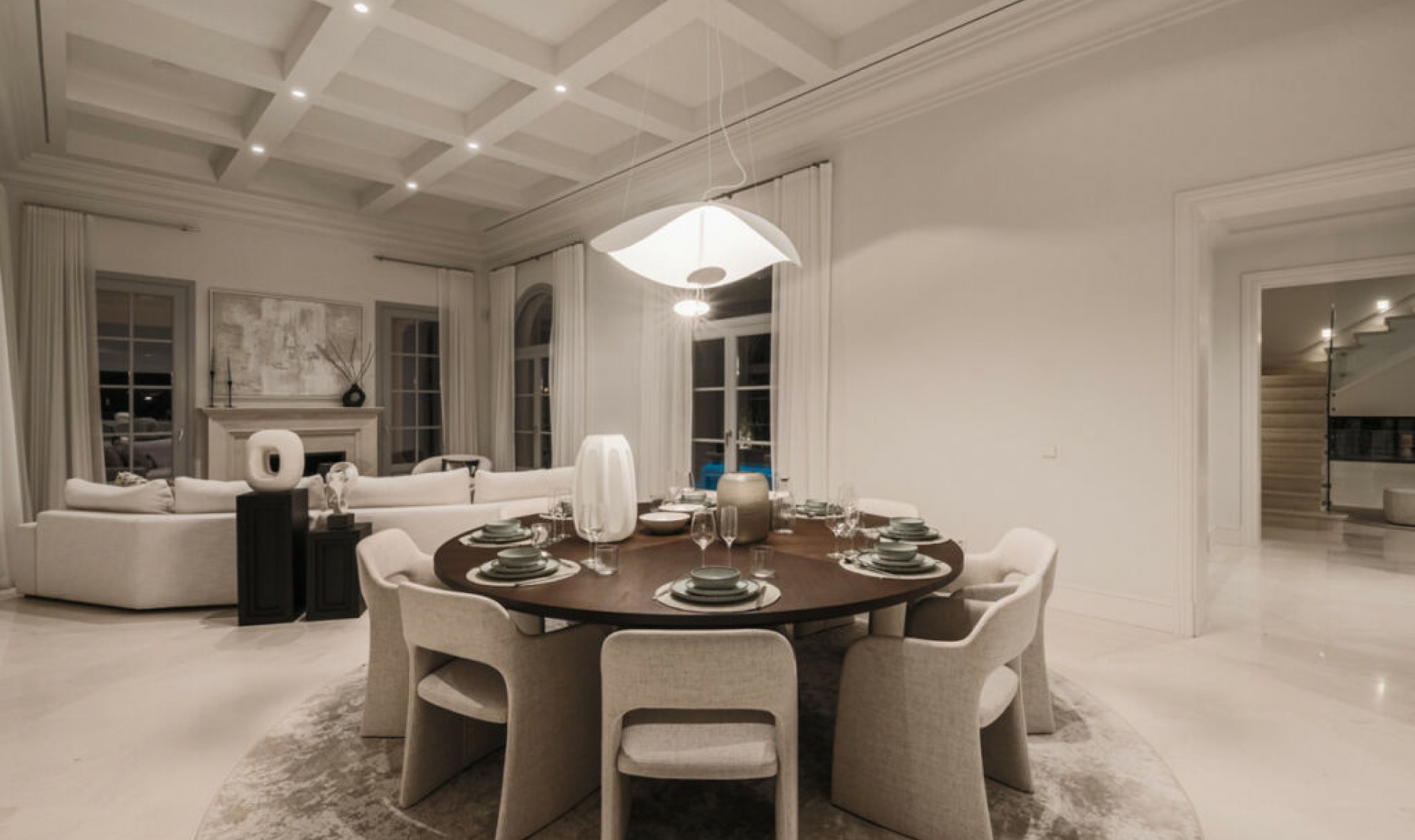 Resale - House -
Nueva Andalucía