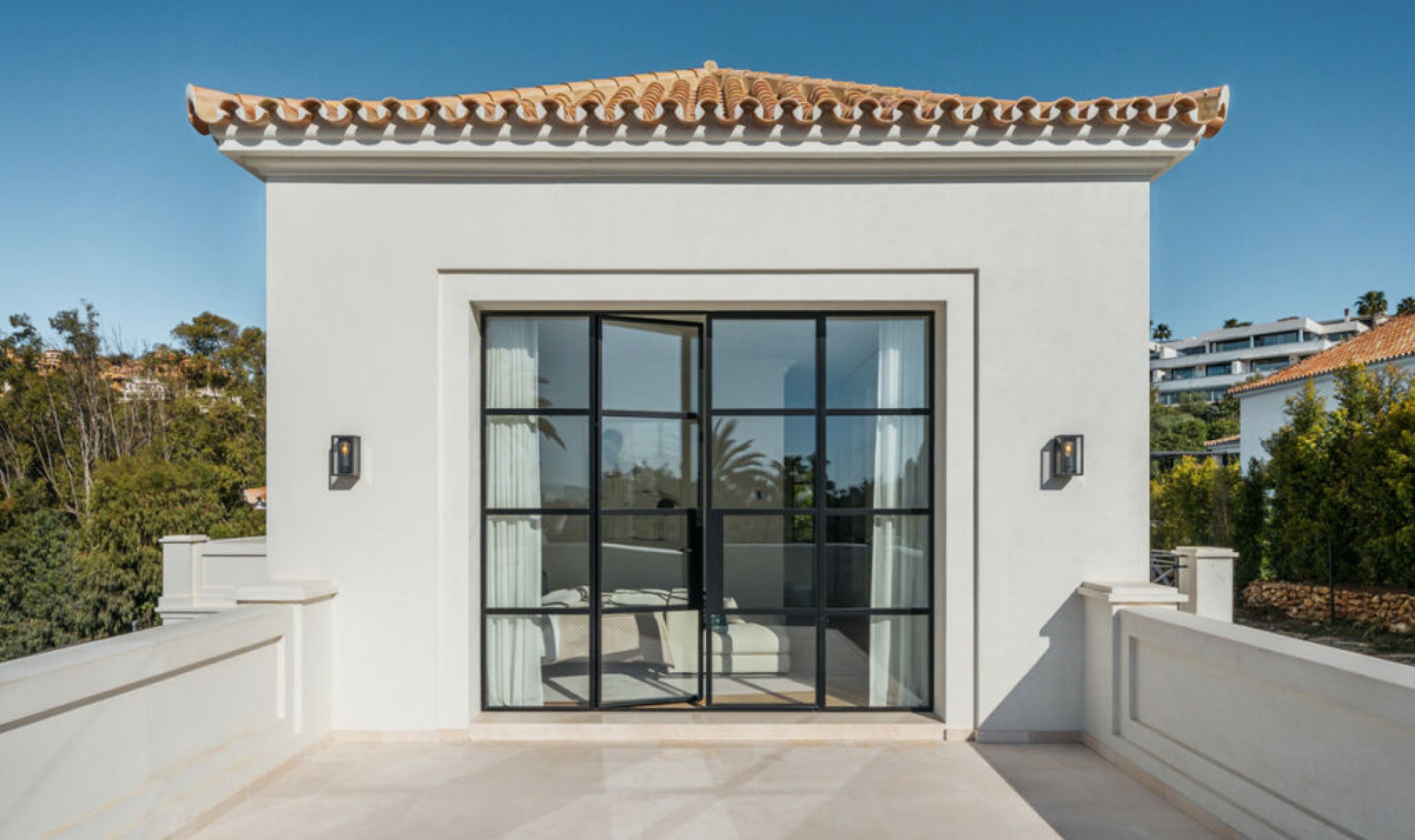 Resale - House -
Nueva Andalucía