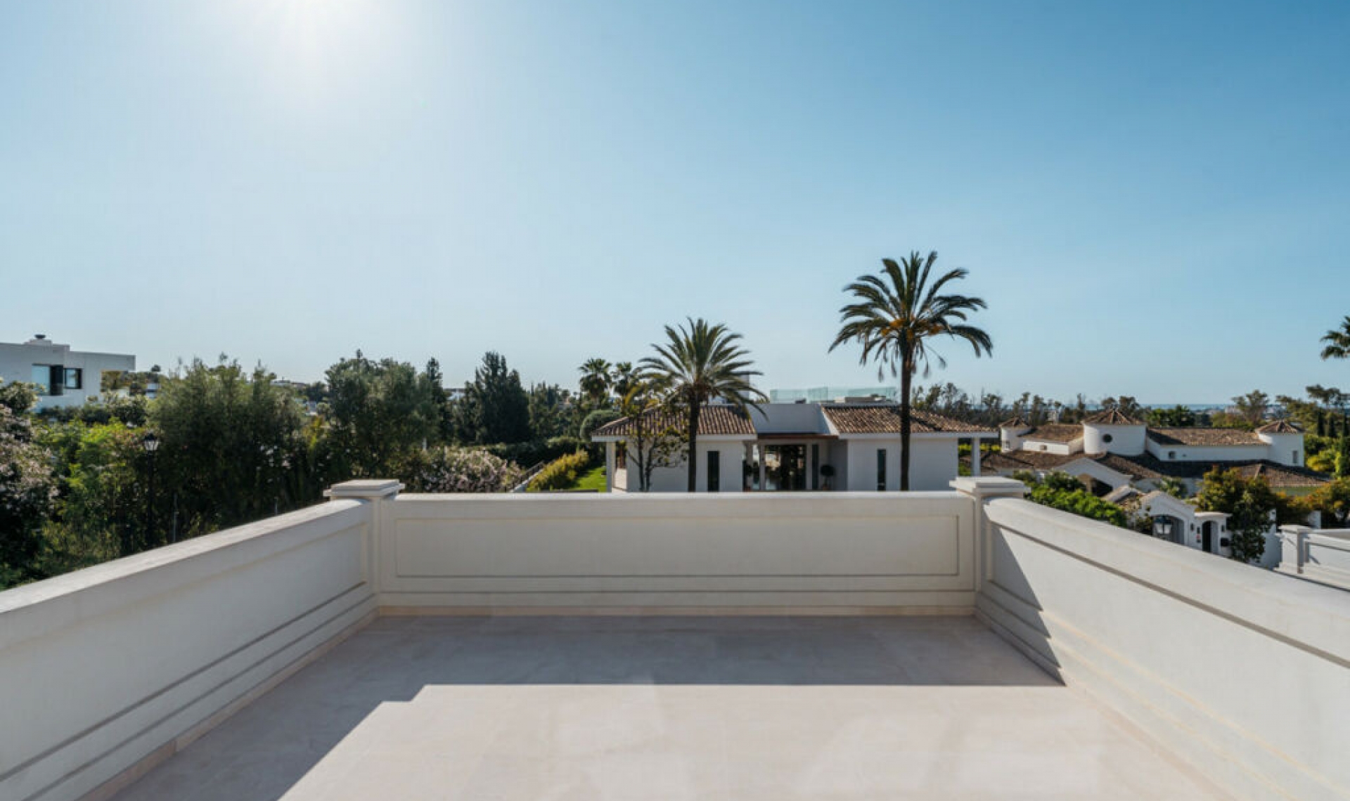 Resale - House -
Nueva Andalucía