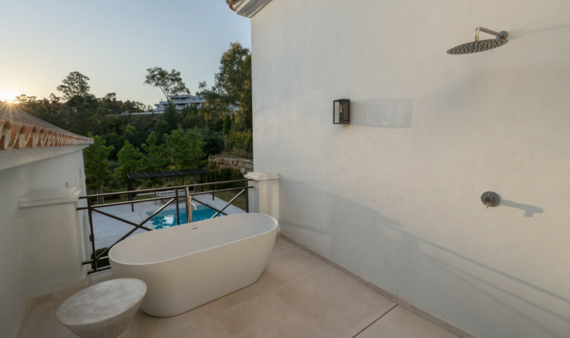 Resale - House -
Nueva Andalucía