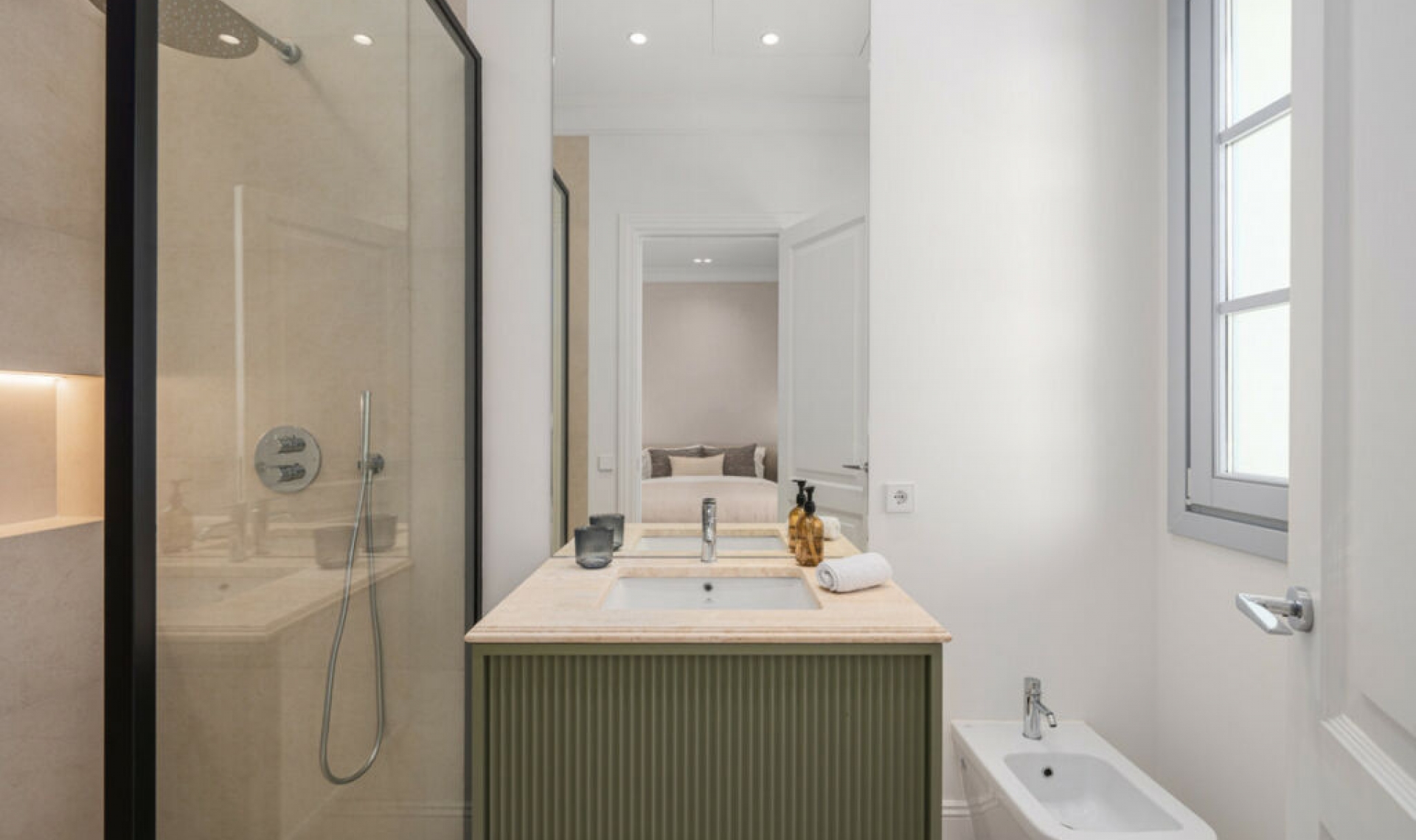 Resale - House -
Nueva Andalucía