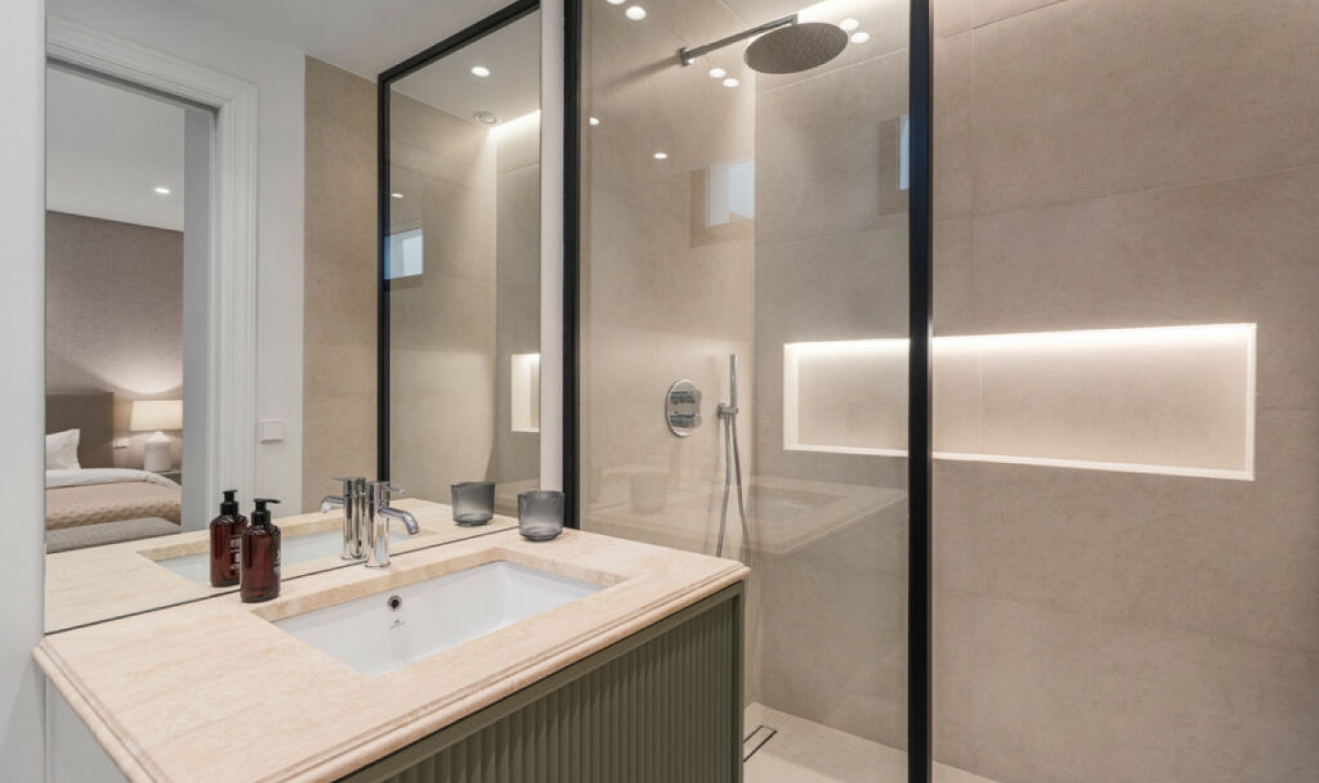 Resale - House -
Nueva Andalucía