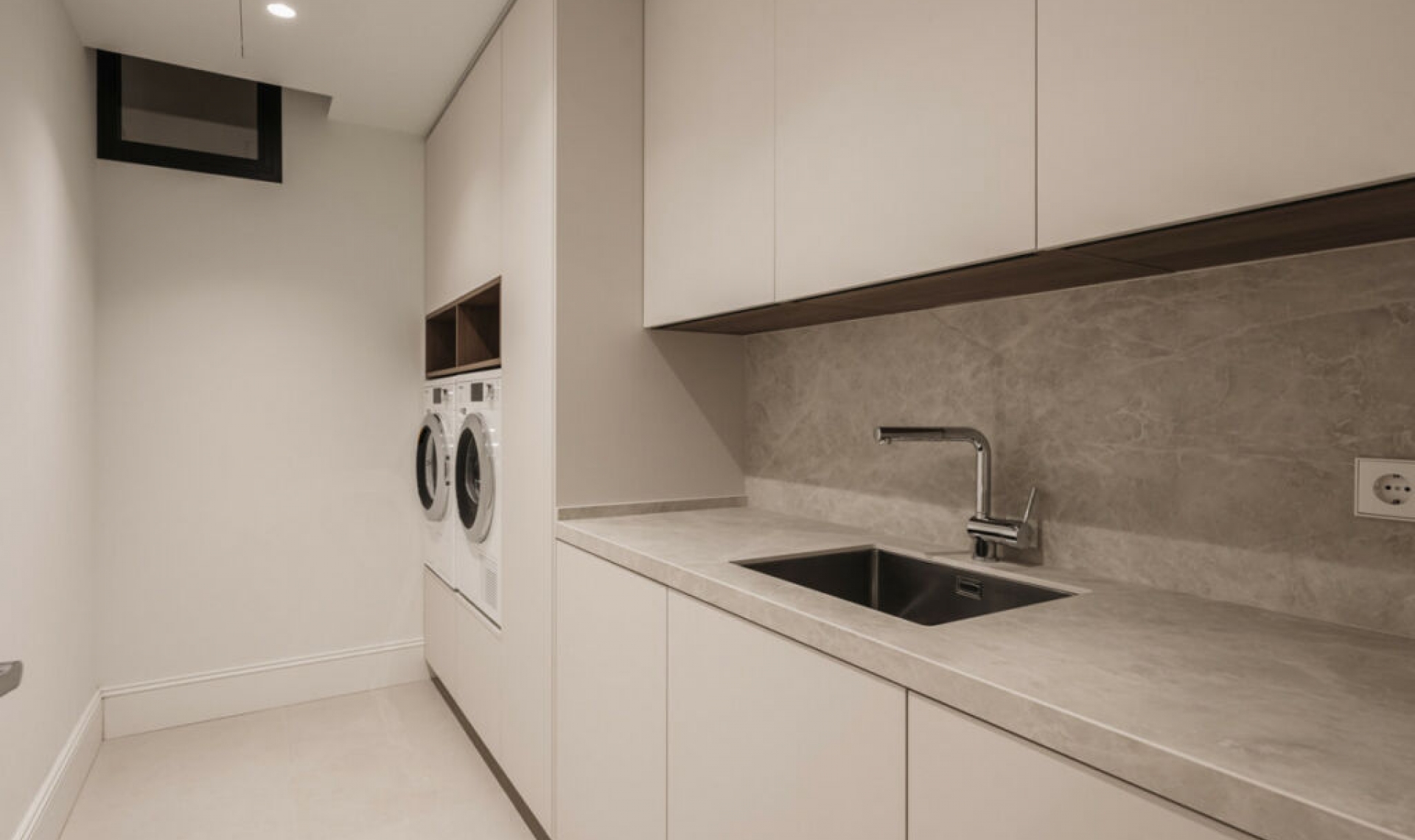 Resale - House -
Nueva Andalucía