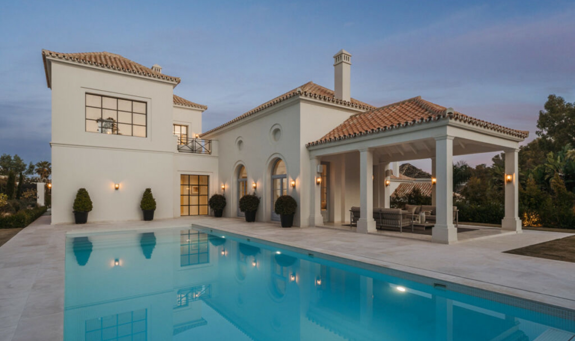 Resale - House -
Nueva Andalucía