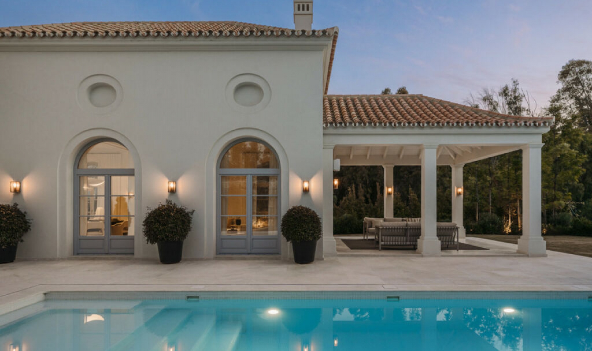 Resale - House -
Nueva Andalucía