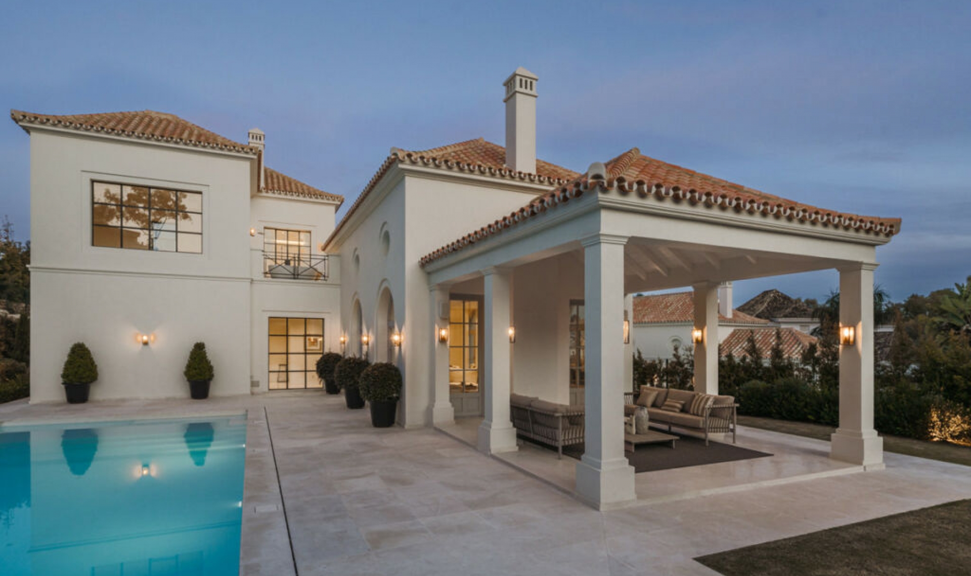 Resale - House -
Nueva Andalucía